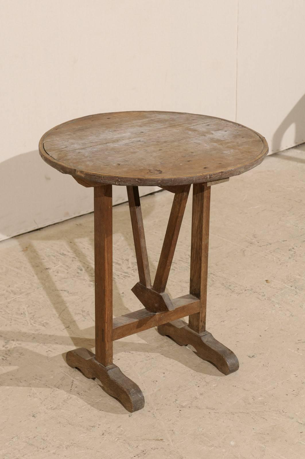 Mini French Rustic Wine Tasting Table or Side Table with Tilt-Top, 19th Century In Good Condition In Atlanta, GA