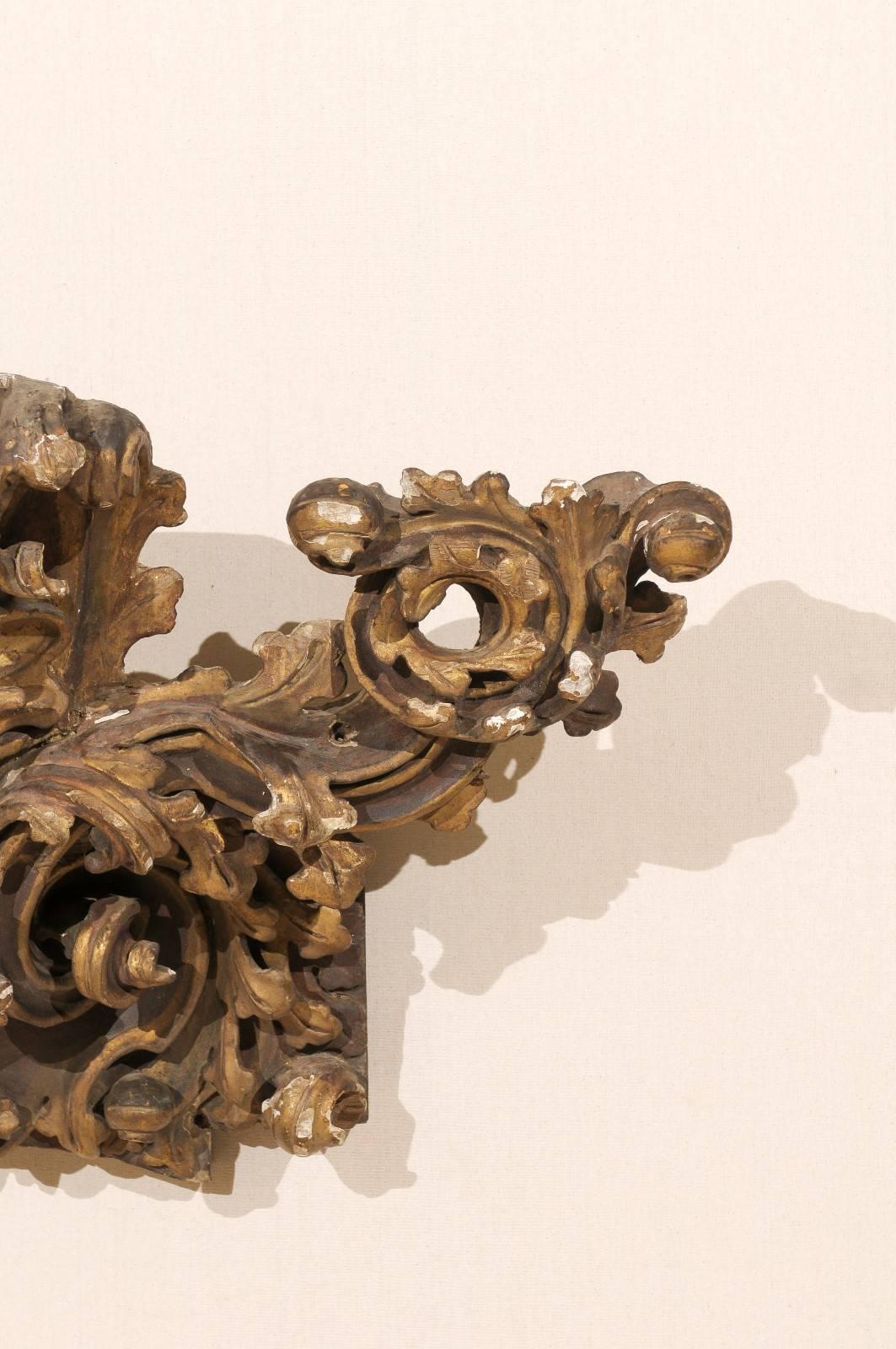 Italian Rococo Style Early 19th Century Giltwood Fragment with Rich Carving In Good Condition In Atlanta, GA