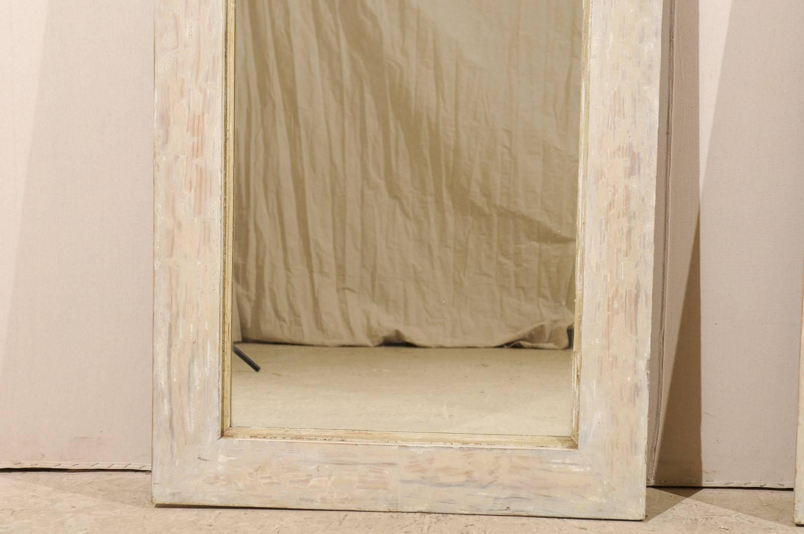 Paar großformatige bemalte Wood Trumeau Spiegel mit Scraped Finish im Angebot 2