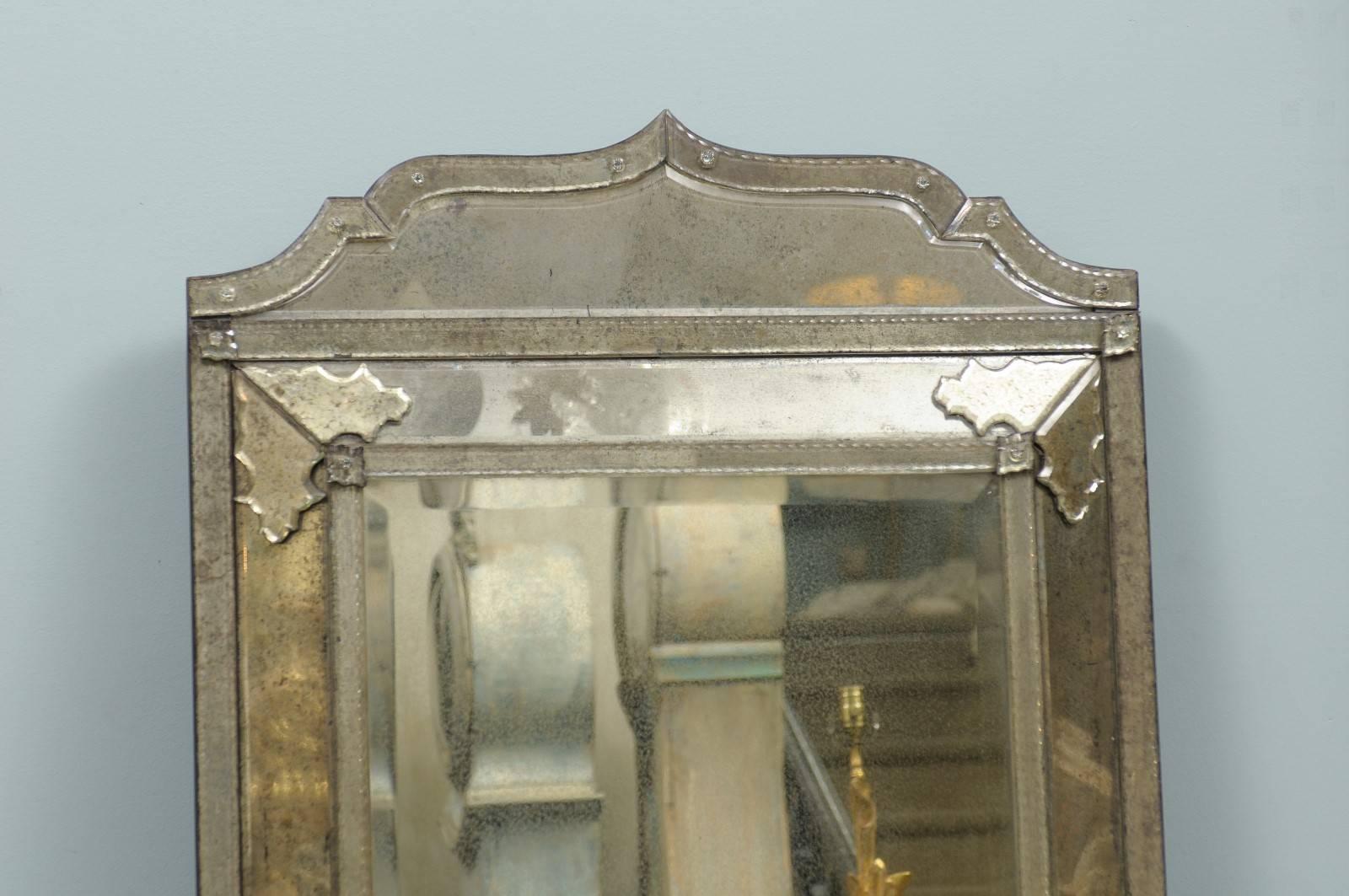 Magnifique miroir de style vénitien « Milan », argenté à la main avec panneau central rehaussé Bon état - En vente à Atlanta, GA