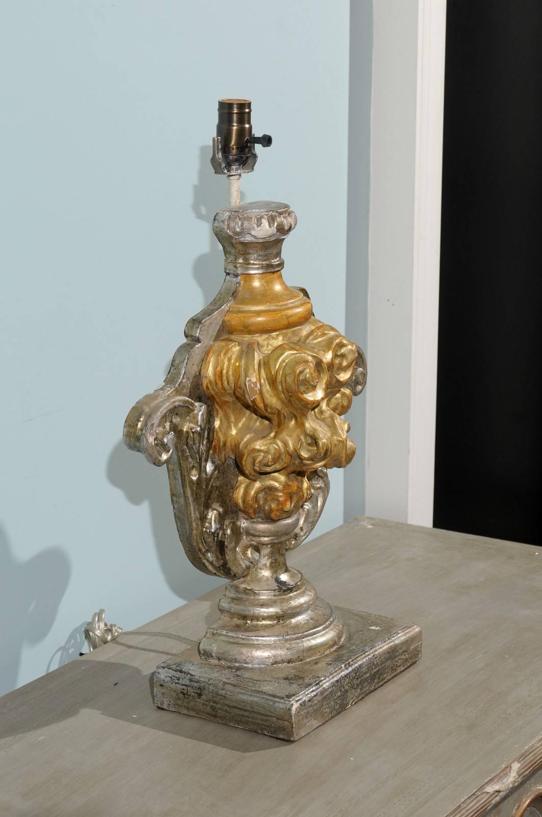 Painted Single Italian 19th Century Table Lamp in Silver Color For Sale
