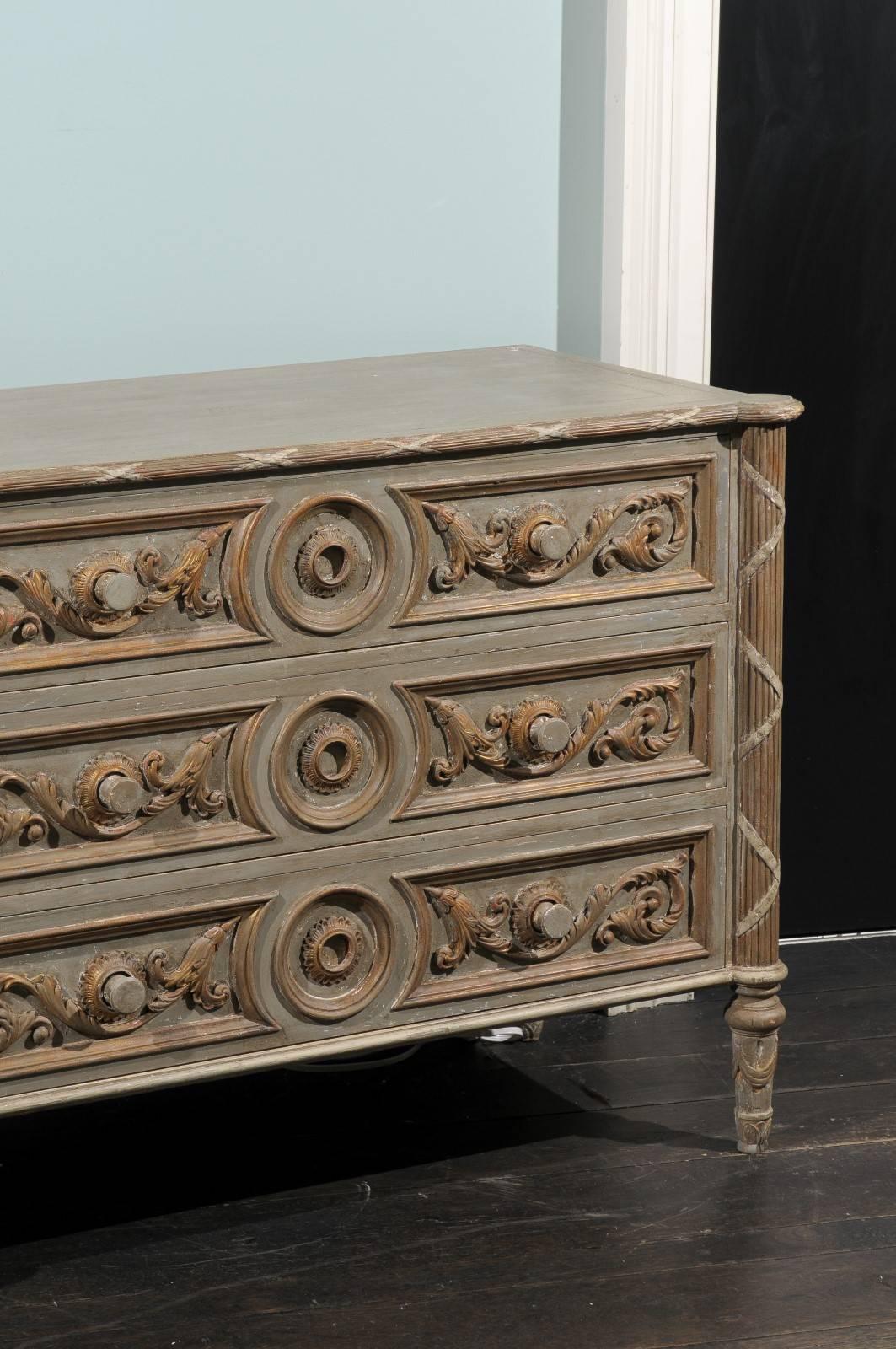 Vintage Grey Green Painted Wood Three-Drawer Chest with Rinceaux Motifs In Good Condition In Atlanta, GA
