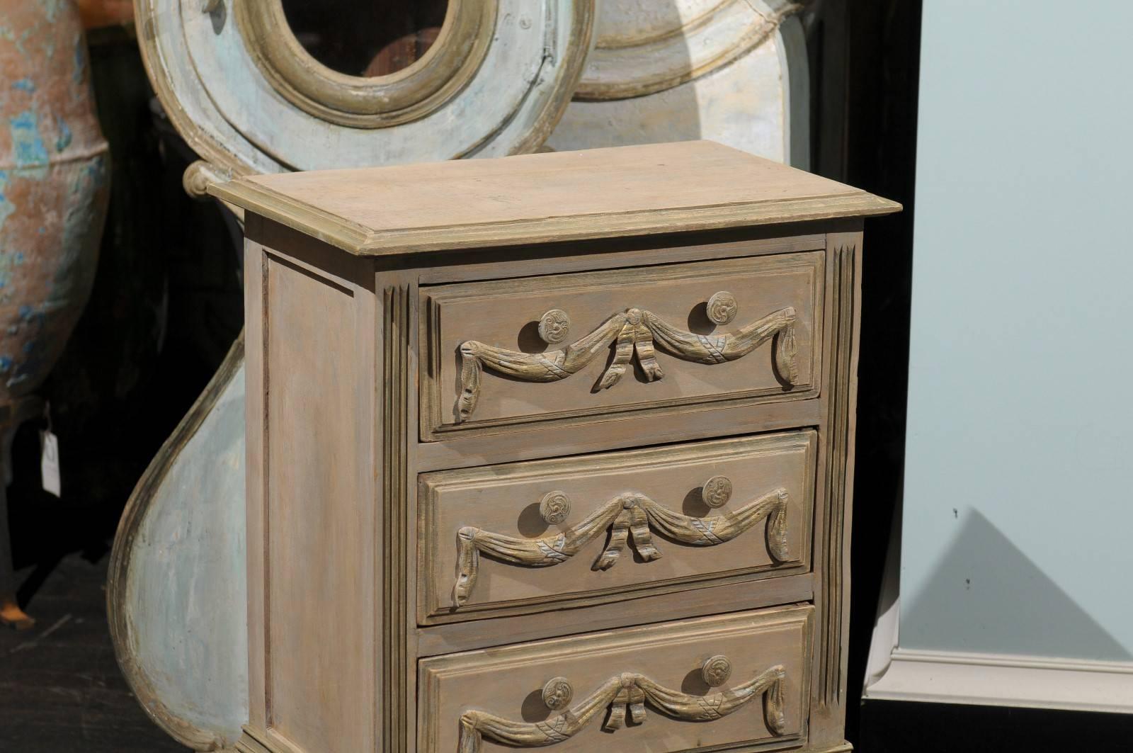 small painted chest of drawers