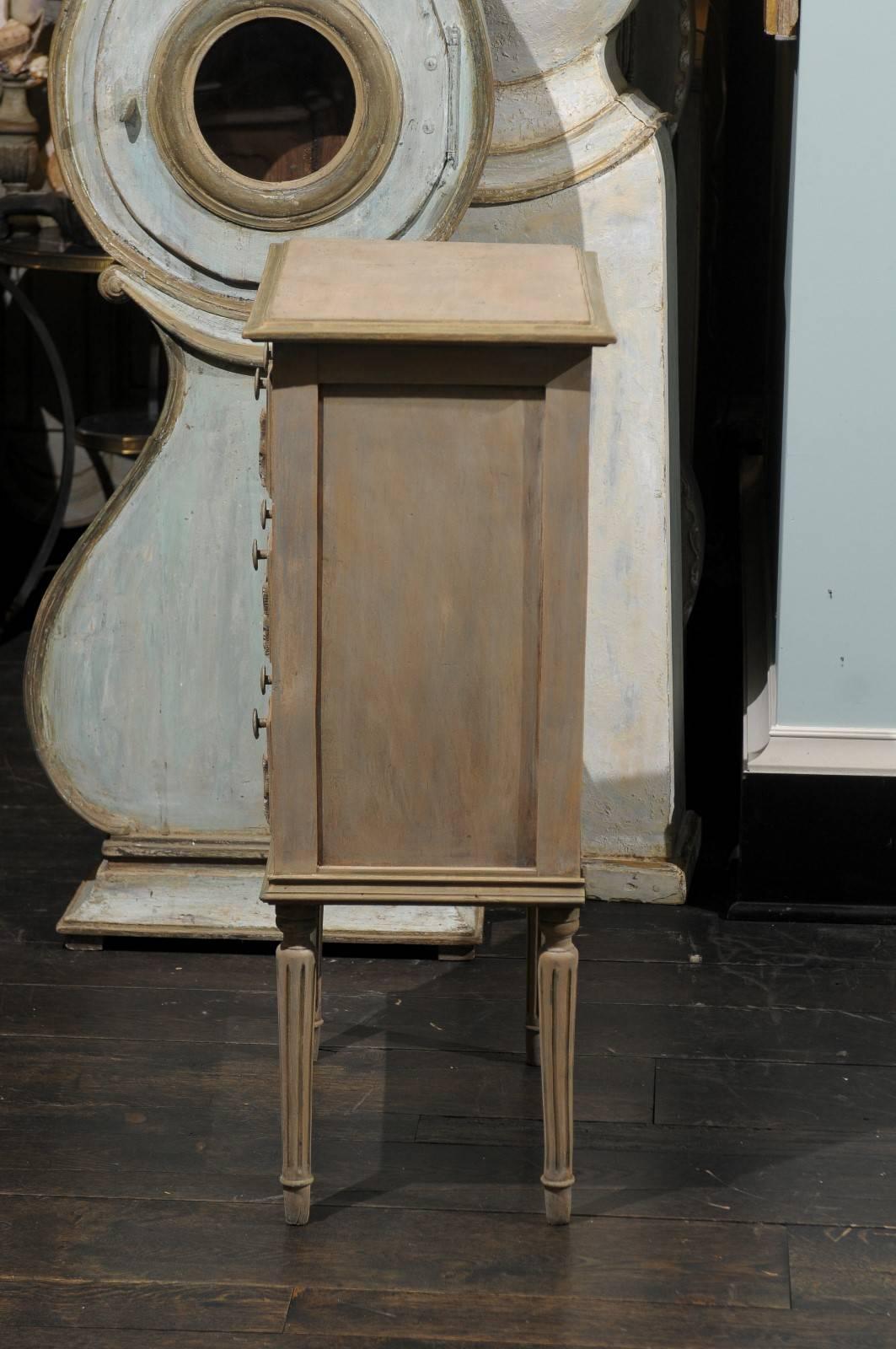 French Small Size Painted Wood Three-Drawer Chest from the Mid-20th Century For Sale 2