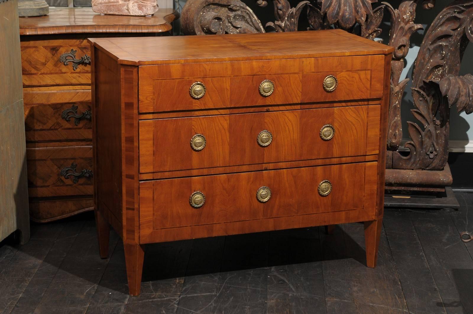 Swedish 18th Century Period Gustavian Chest of Drawers with Banding Inlay In Good Condition In Atlanta, GA