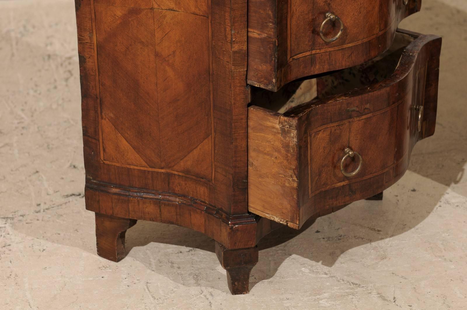 Pair of Italian Serpentine Commodini with Marquetry Inlay from the 19th Century 3