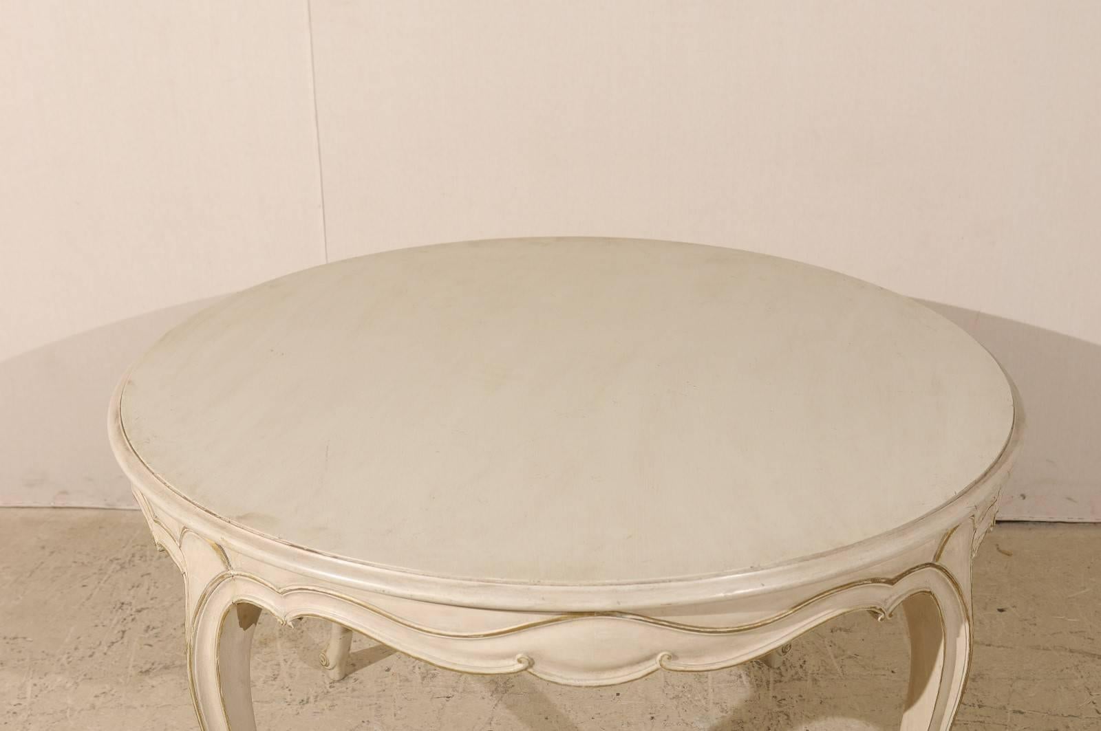 20th Century French Louis XV Wood Round Top Centre Table, Neutral Beige with Gilded Accents