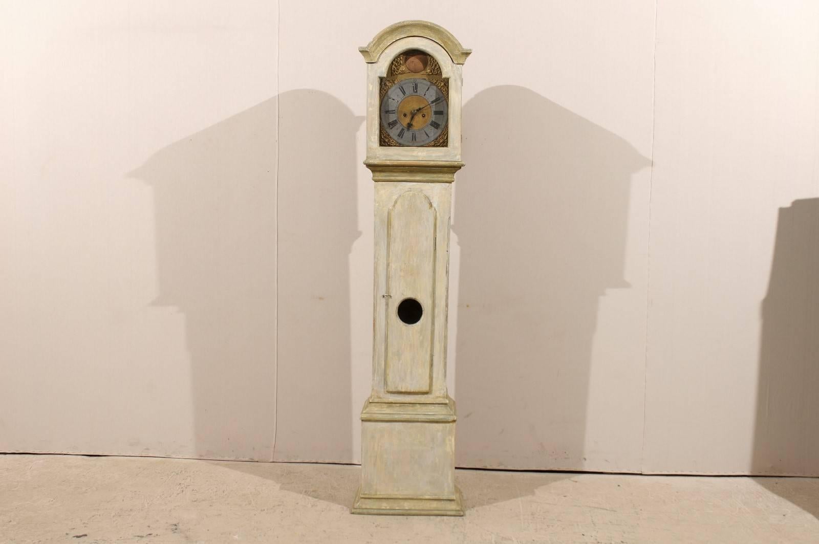 19th C. Swedish Straight Body Floor Clock with Beautiful, Original Gilded Face For Sale 4