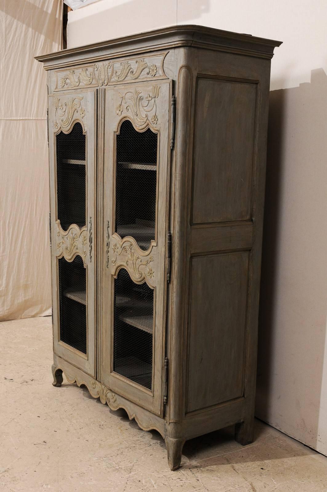 French Painted Wood Two-Door Cabinet from the Early 20th Century, Taupe & Blue 4