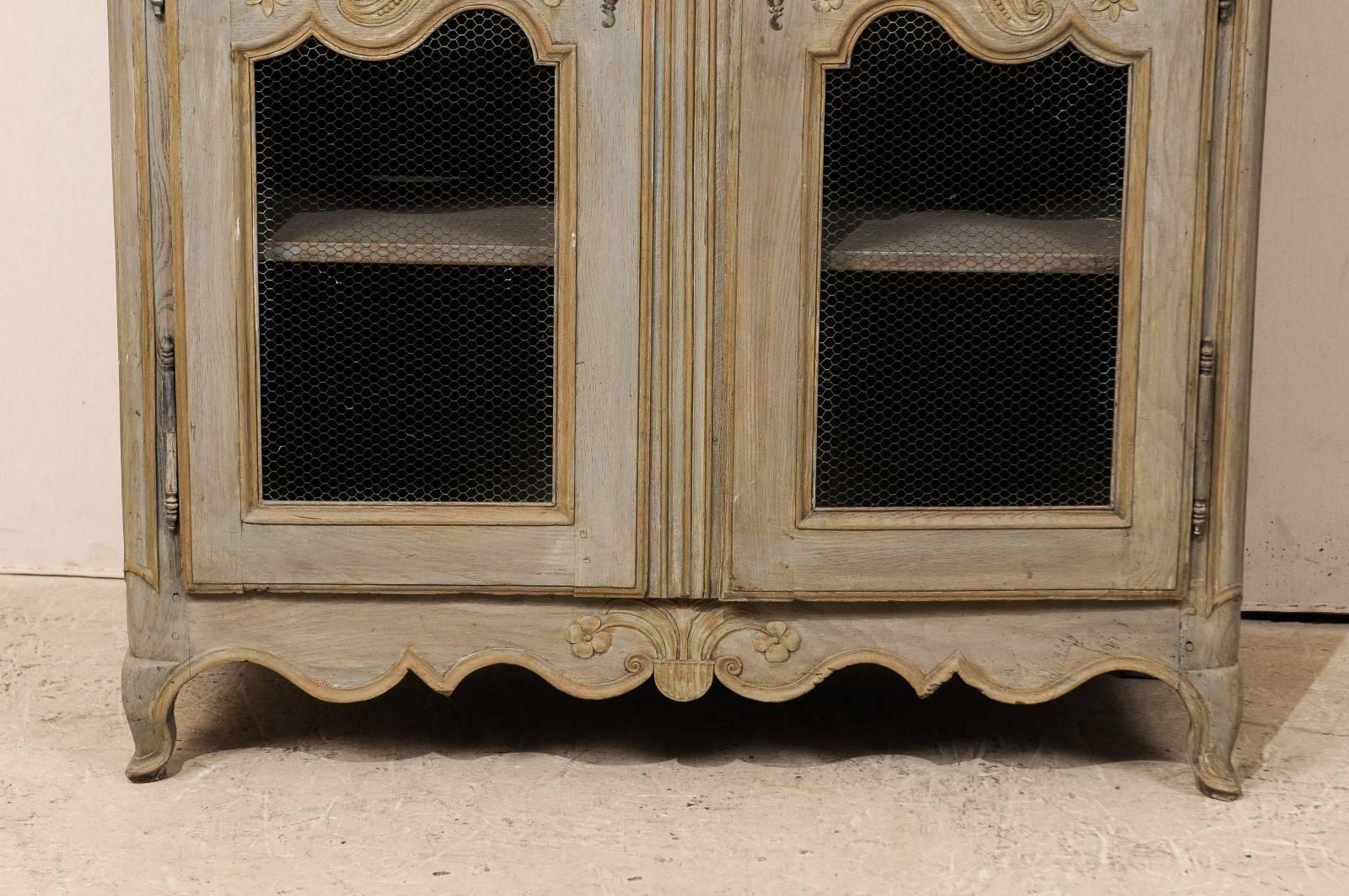 French Painted Wood Two-Door Cabinet from the Early 20th Century, Taupe & Blue 2