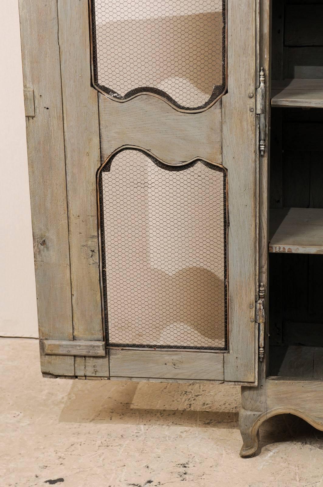 French Painted Wood Two-Door Cabinet from the Early 20th Century, Taupe & Blue 7