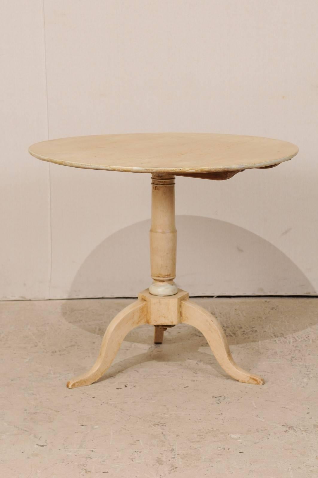 Swedish Round Occasional Table, circa 1860, Bleached Birchwood, Painted Accents In Good Condition In Atlanta, GA