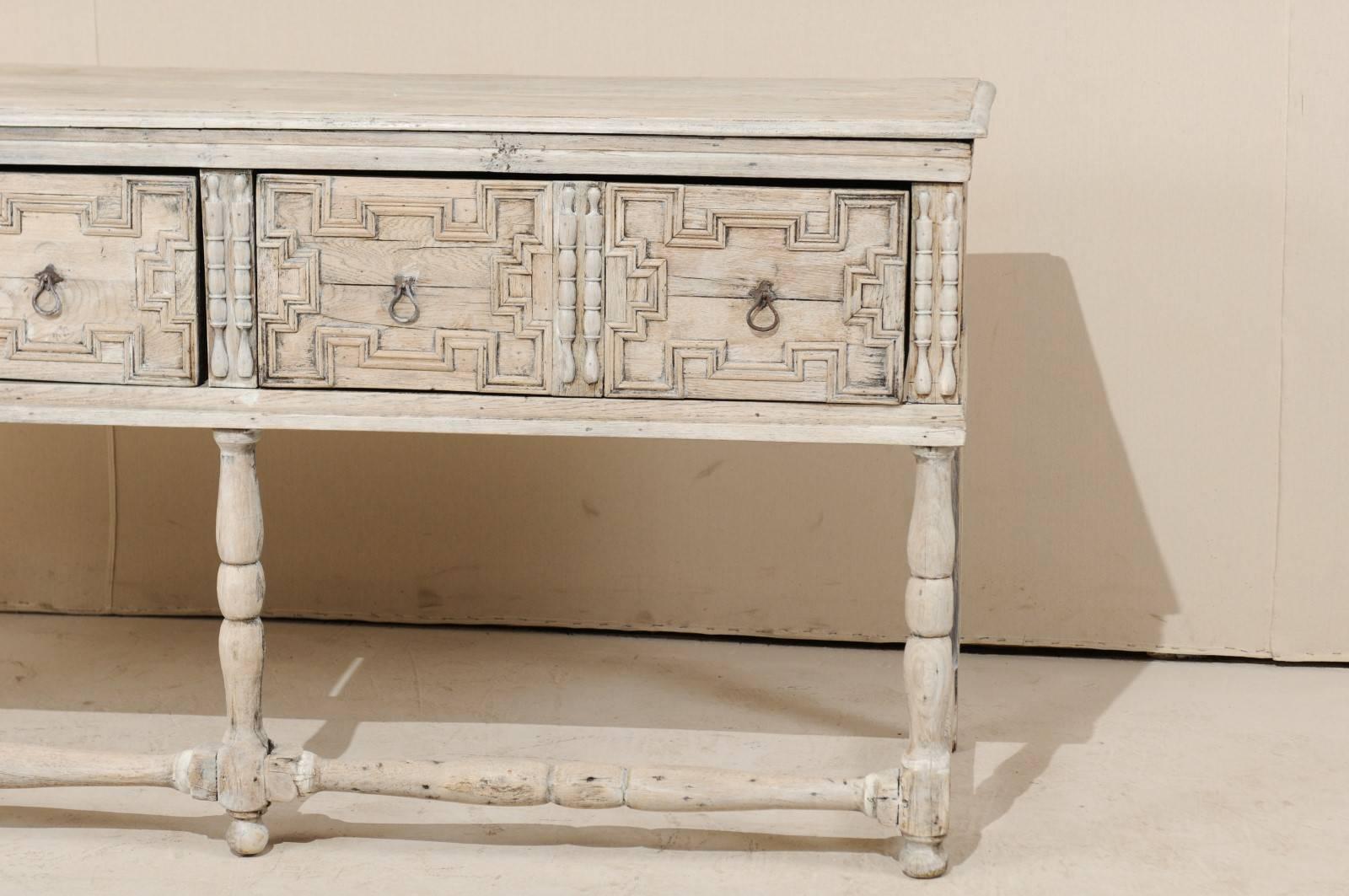 English 18th Century Console Table in Bone, Grey & White with Geometric Pattern In Good Condition In Atlanta, GA