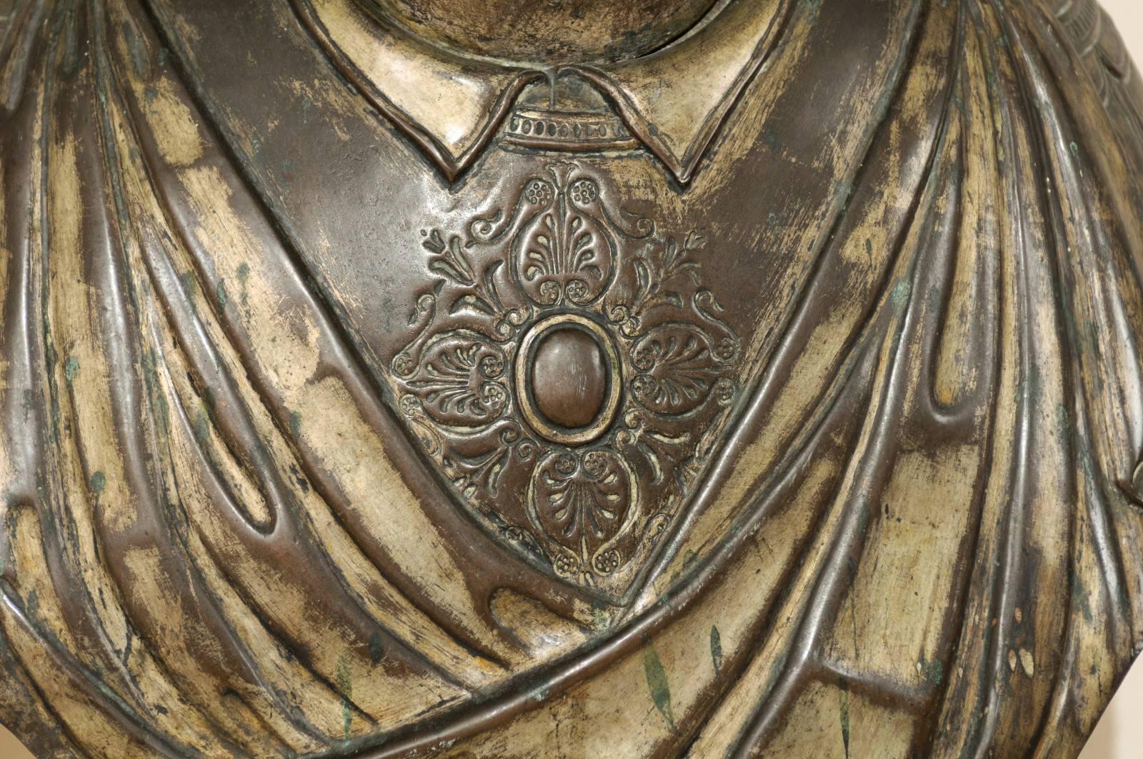 Paire de bustes de sénateurs romains italiens du XIXe siècle en cuivre repoussé ou en Wood Wood en vente 3