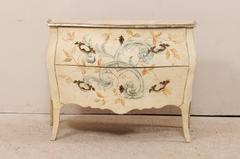 Italian Hand-Painted Early 20th Century Bombé Chest of Drawers in Cream Color