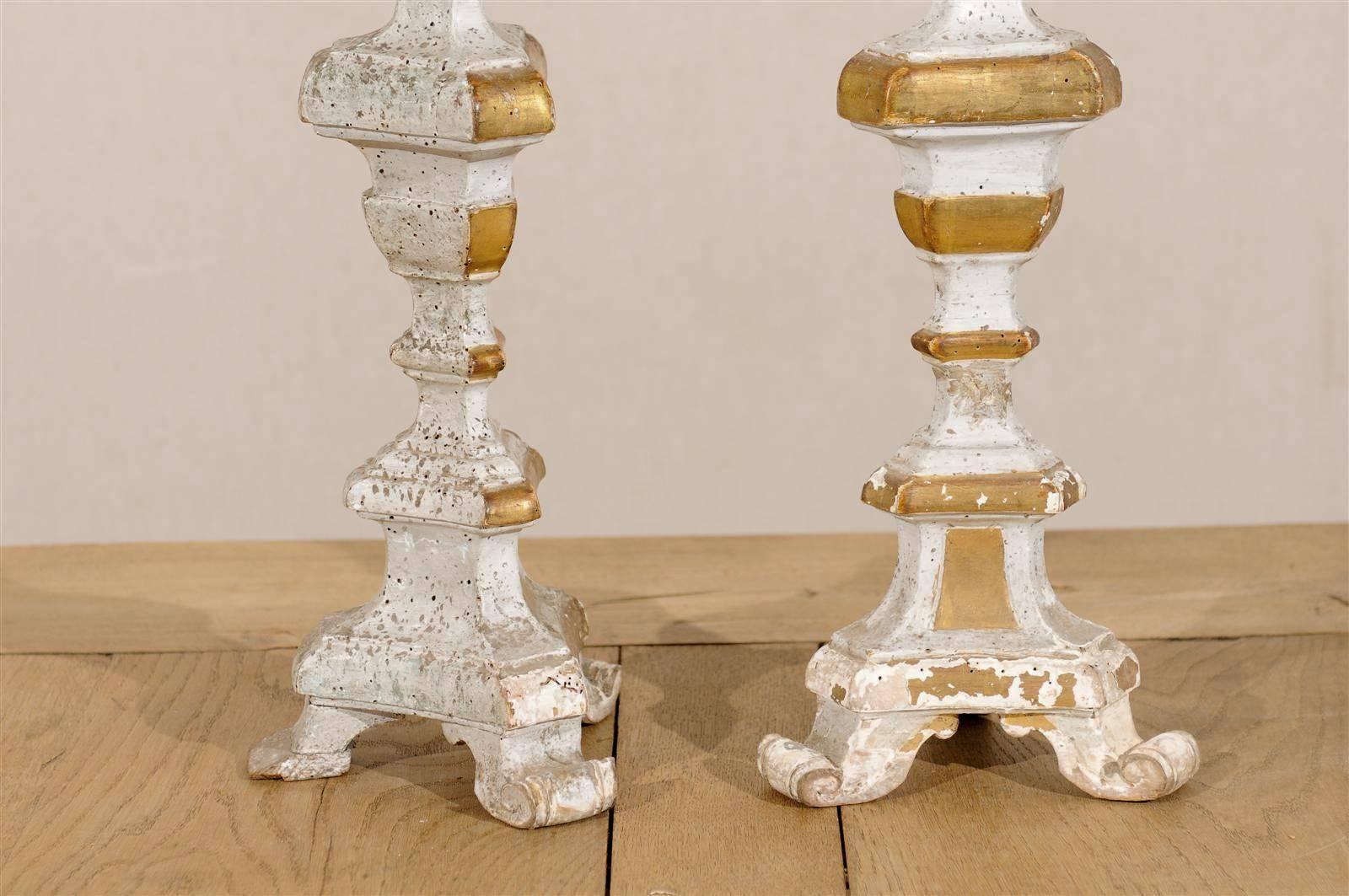 Pair of Italian 19th Century Painted Cream and Gilded Wood Candlesticks For Sale 1
