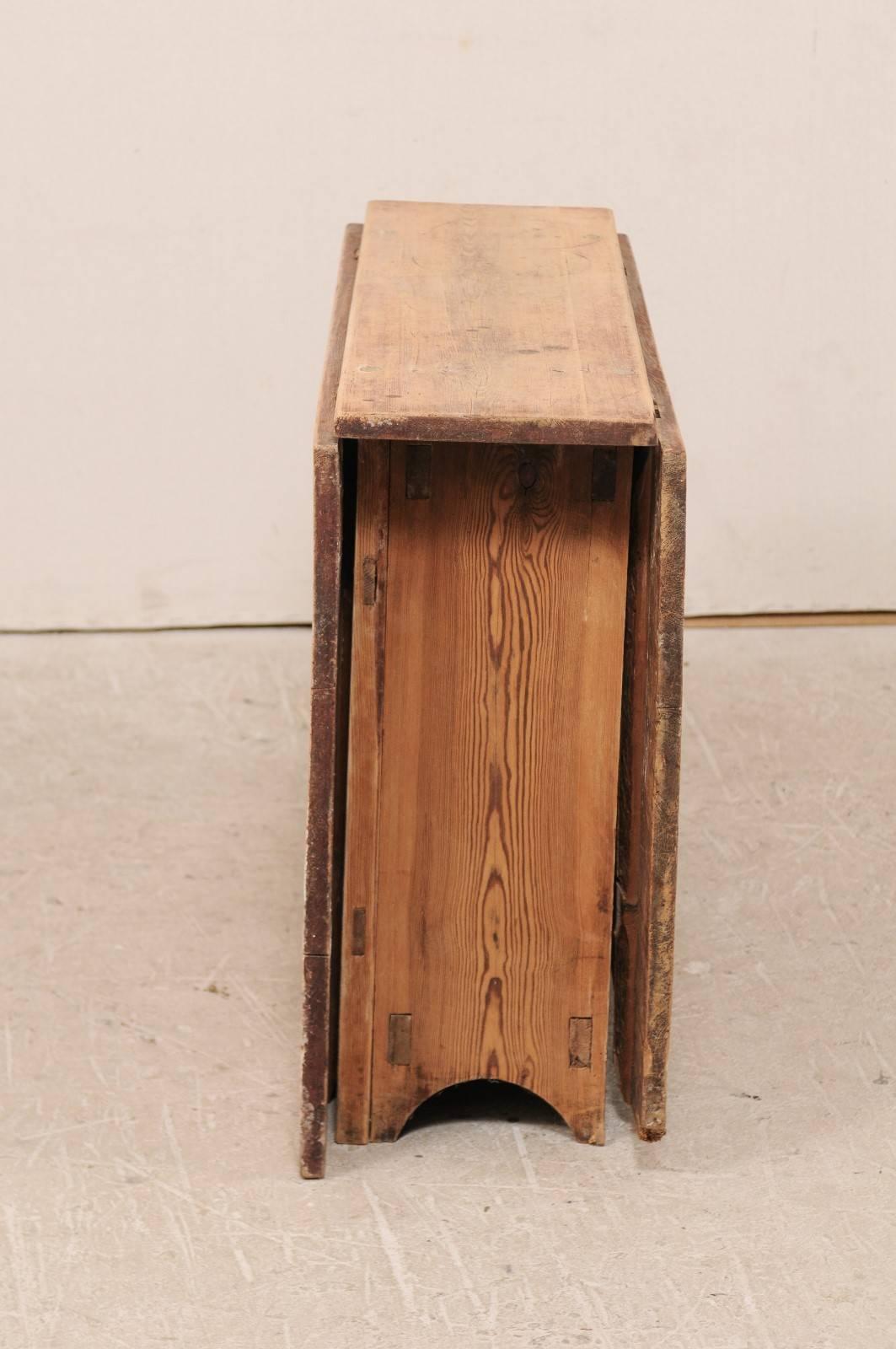 Table suédoise du début du XIXe siècle à pieds à abattant/table de portail avec finition en bois d'origine en vente 3
