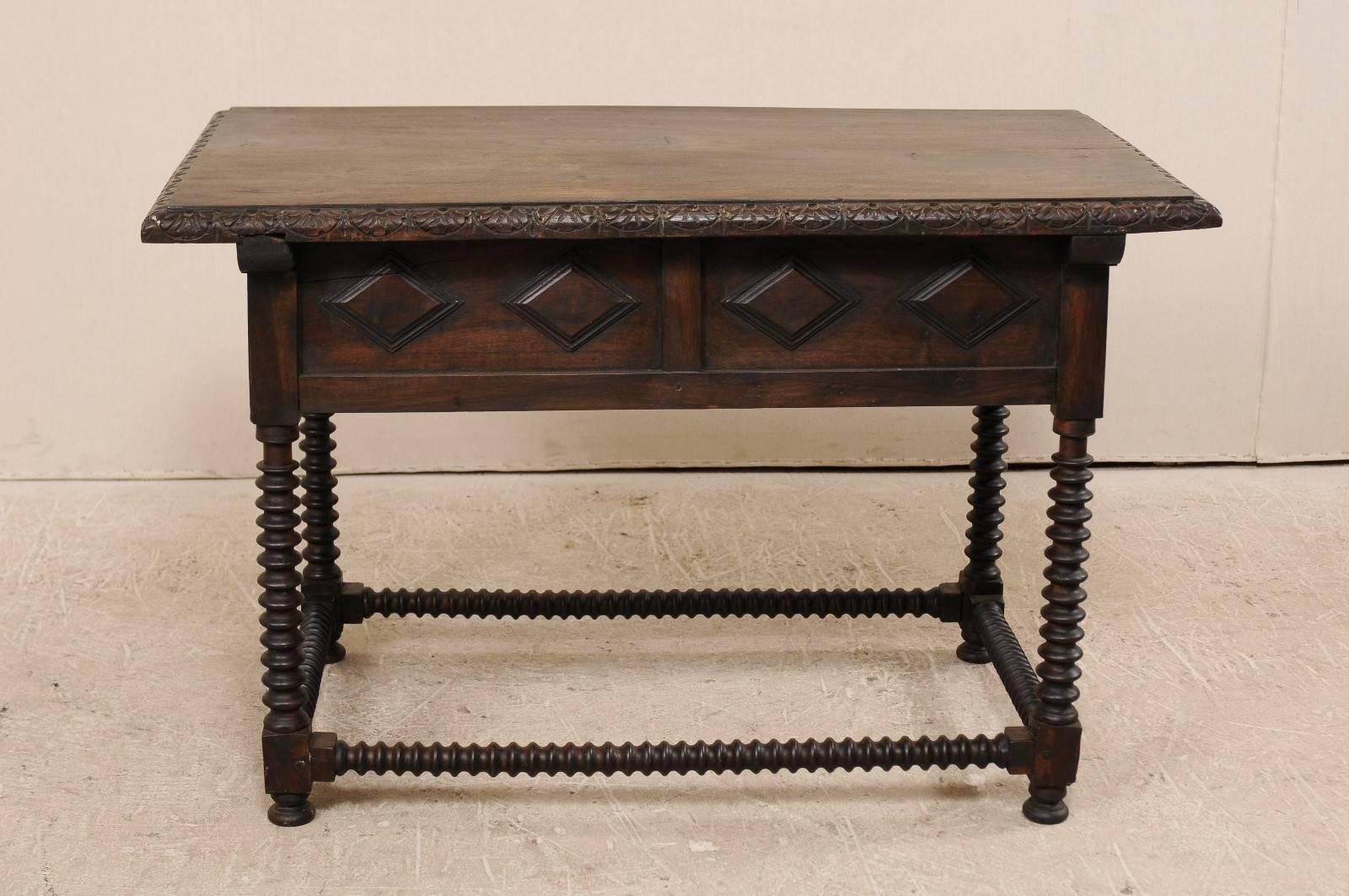 Spanish Early 18th Century Walnut Wood Desk with Spindled Legs and Box Stretcher 1
