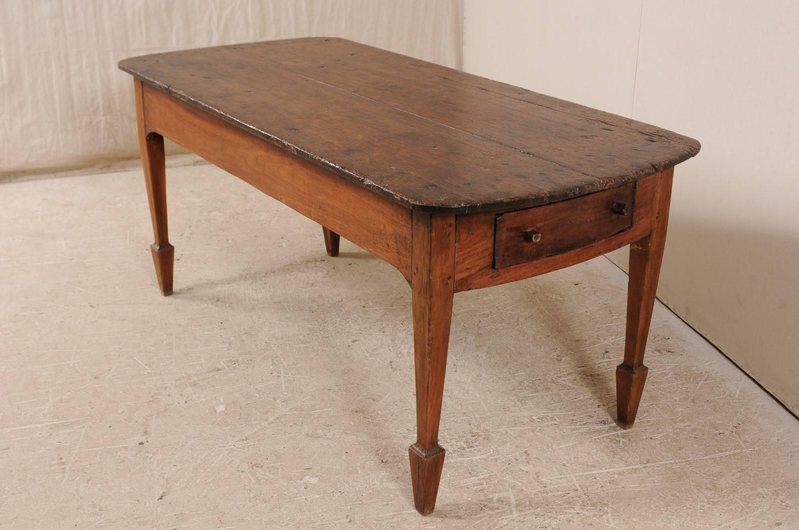 Early 20th Century Brazilian Peroba Wood Table with Two Drawers and Spaded Feet 4