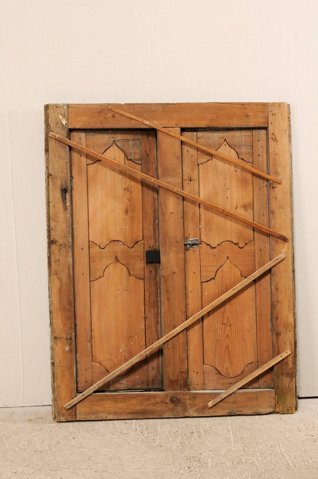 Pair of Italian 18th Century Doors in Original Casing with Grey and Beige Tones 4