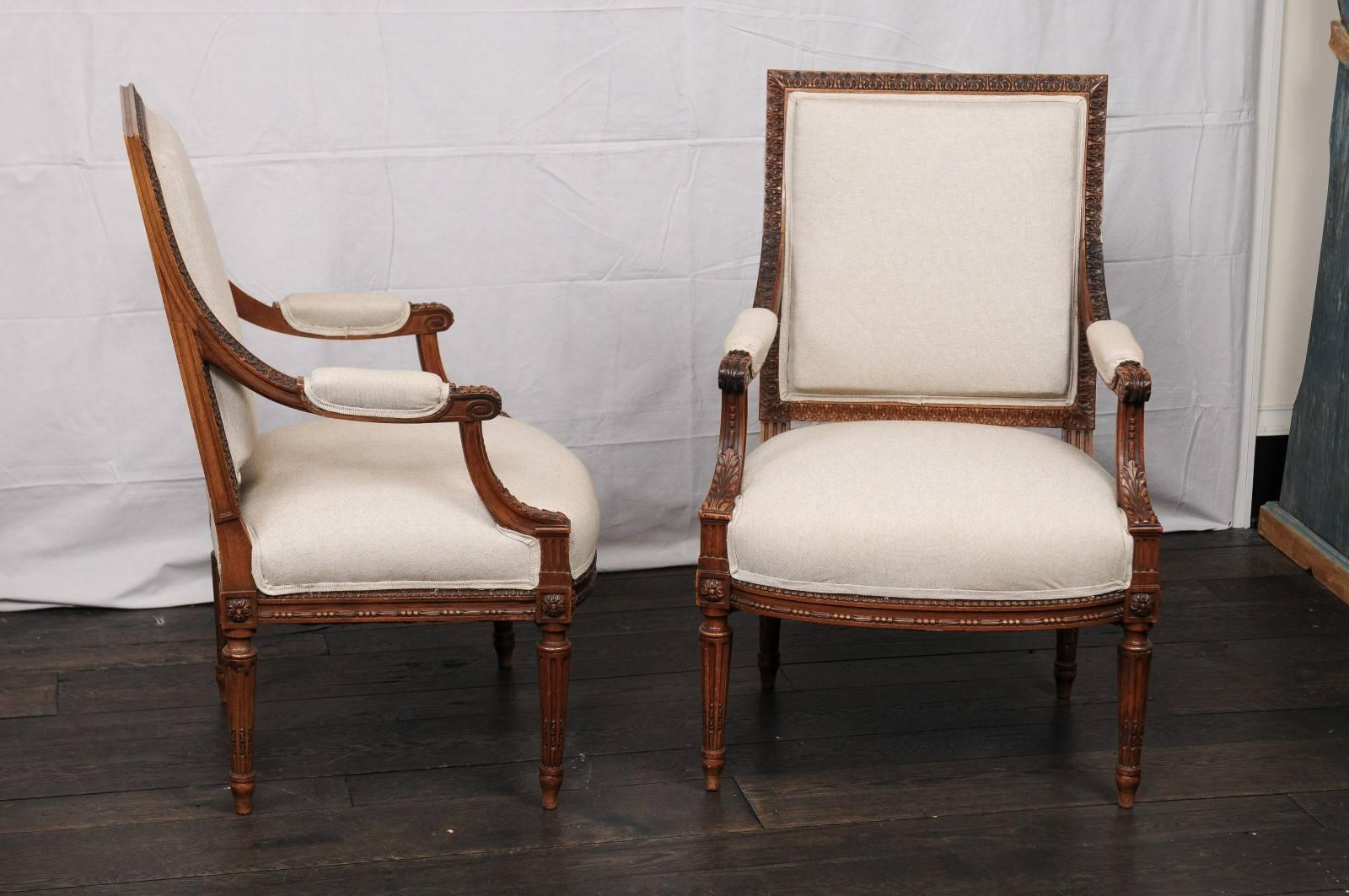 Pair of Mid-20th Century French Louis XVI Style Armchairs of Carved Wood 1