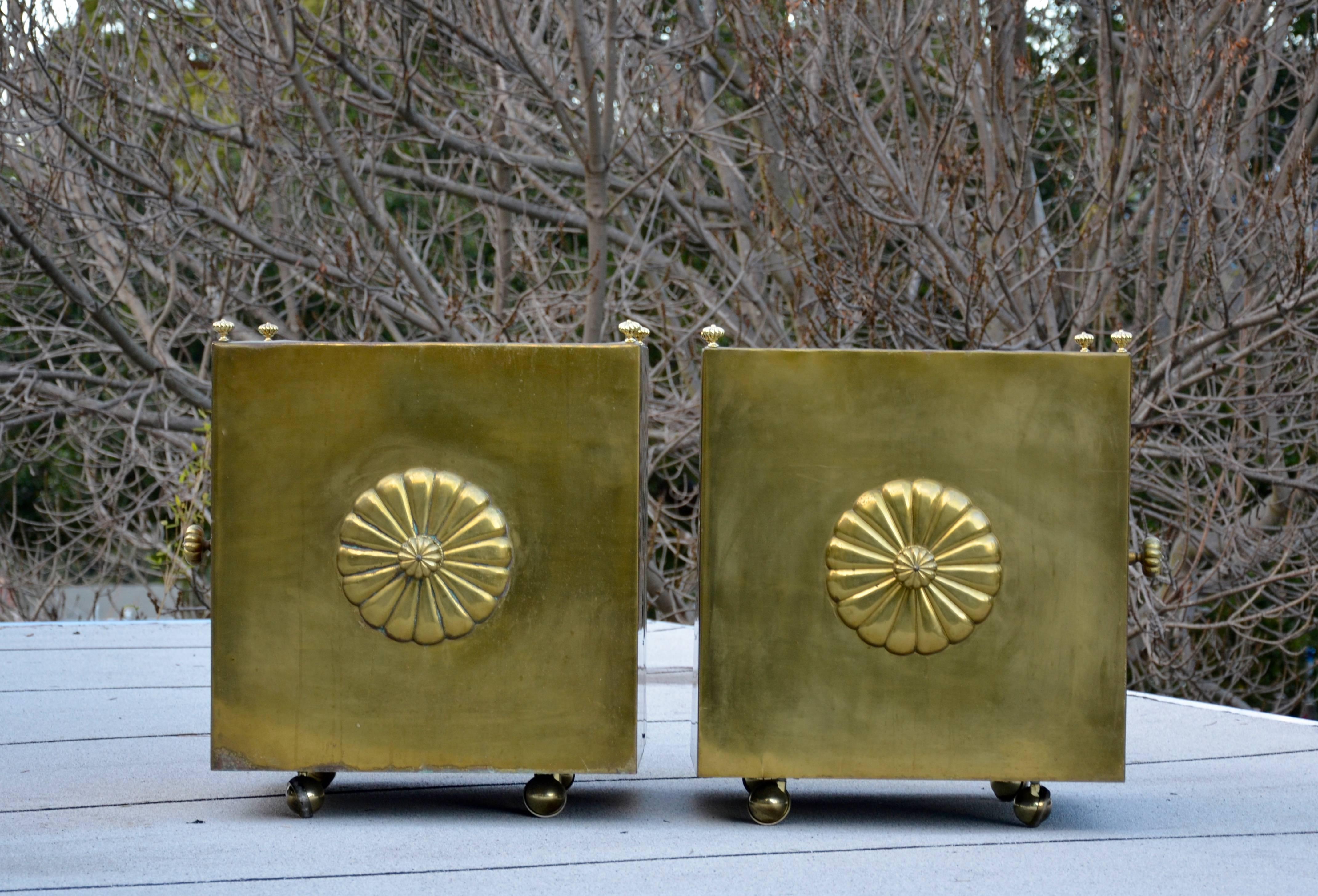 Large and Decorative Brass Planters In Good Condition For Sale In Oakland, CA