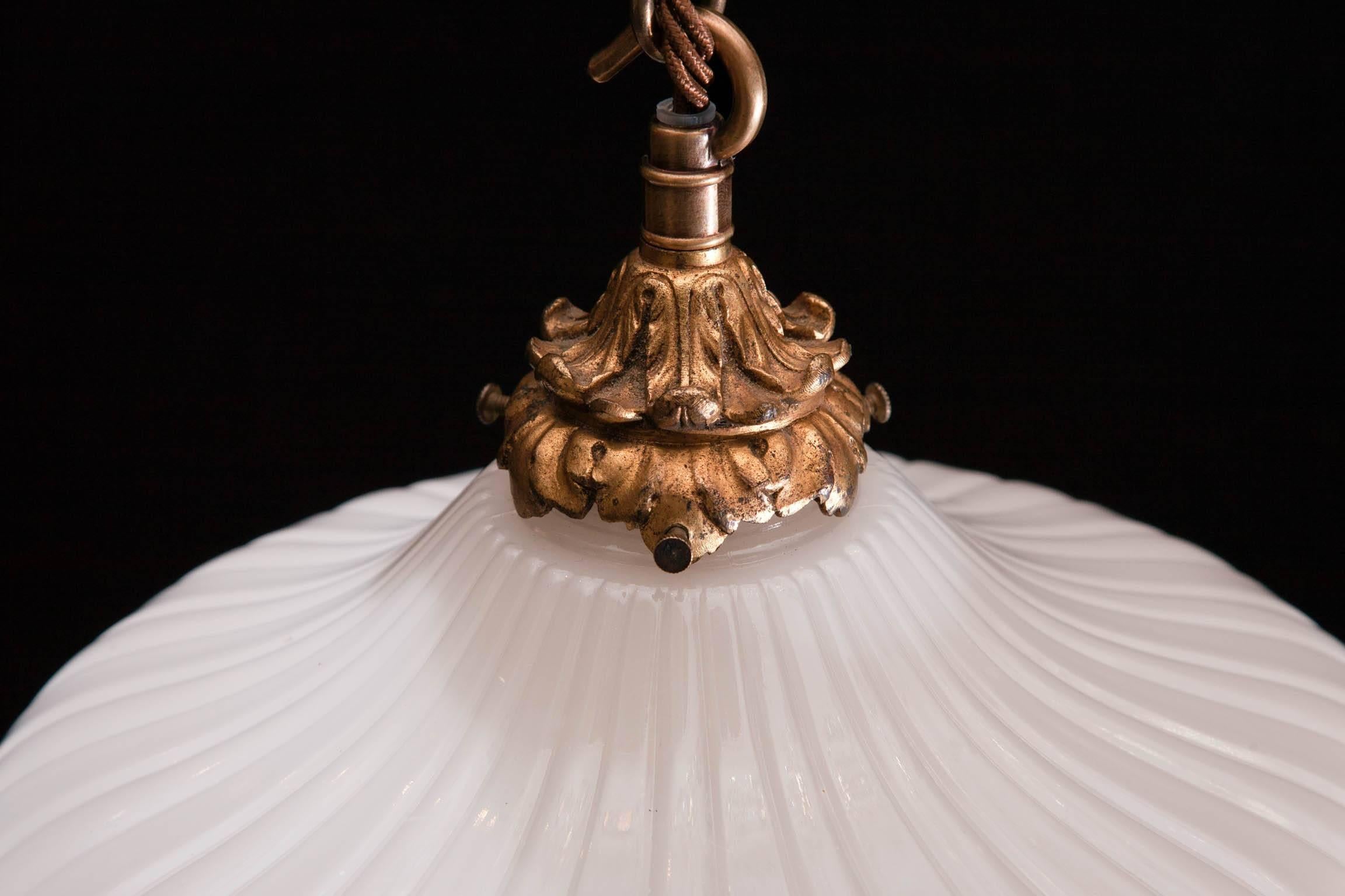 Gilt Late 19th Century English Ribbed Milk Glass Dish Light with Scalloped Edge For Sale
