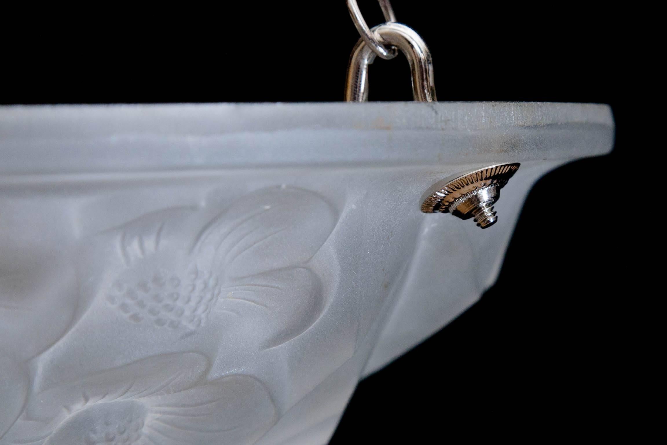 Art Deco 1930s Moulded Glass Dish Light In Good Condition For Sale In London, GB