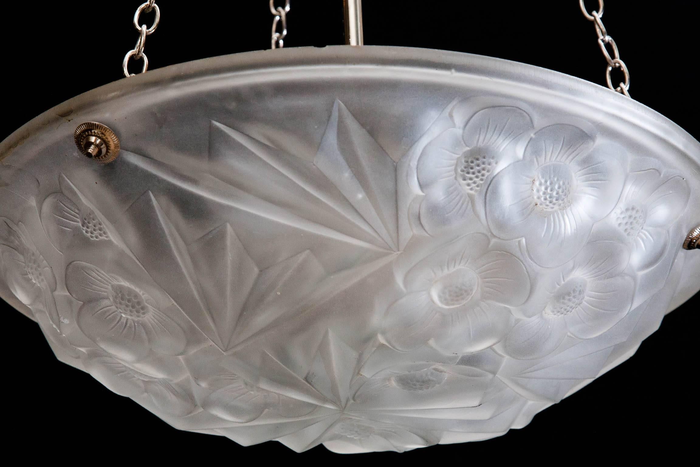 Mid-20th Century Art Deco 1930s Moulded Glass Dish Light For Sale