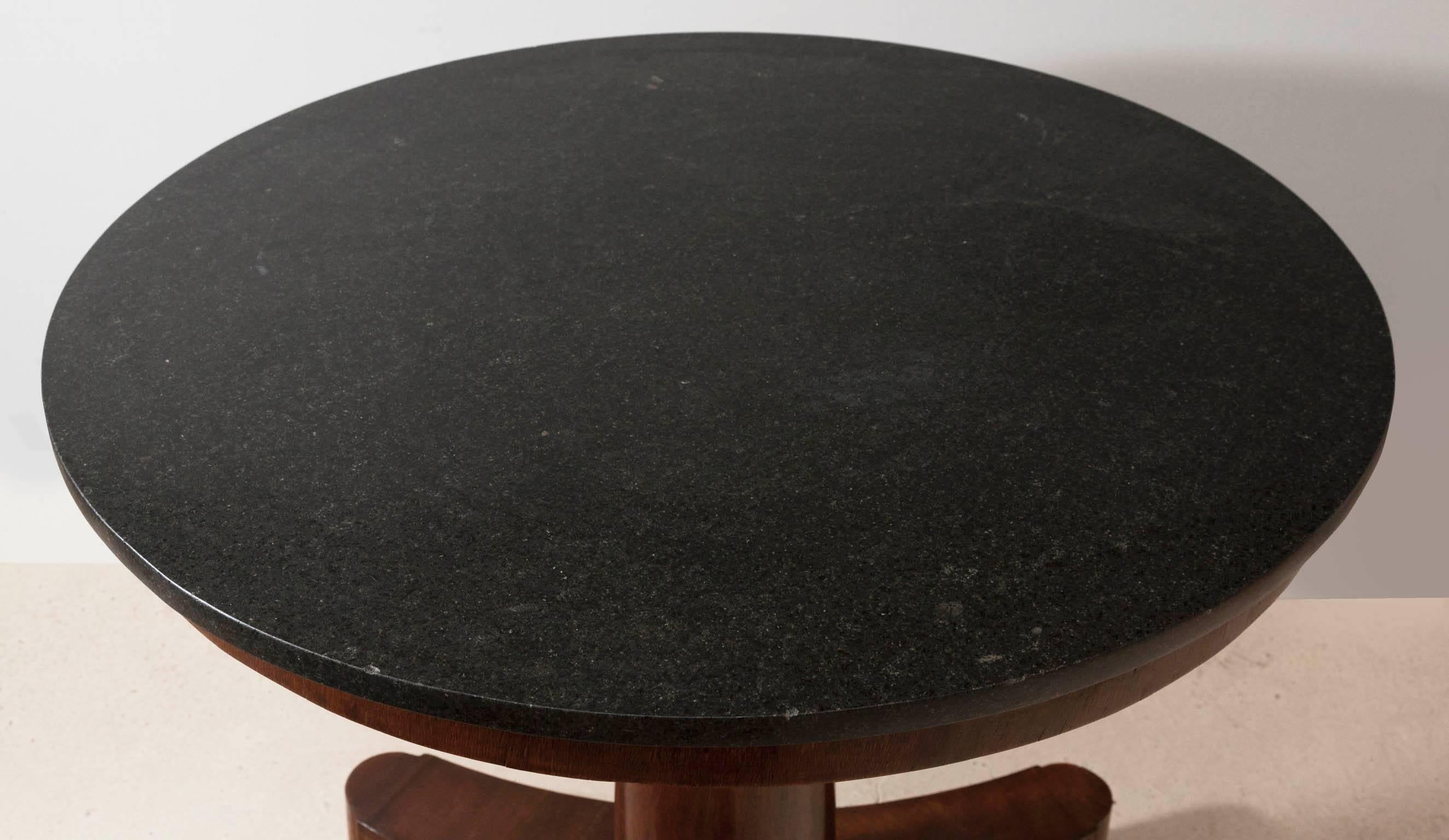 French Restauration Mahogany Guéridon with Black Fossil Marble Top