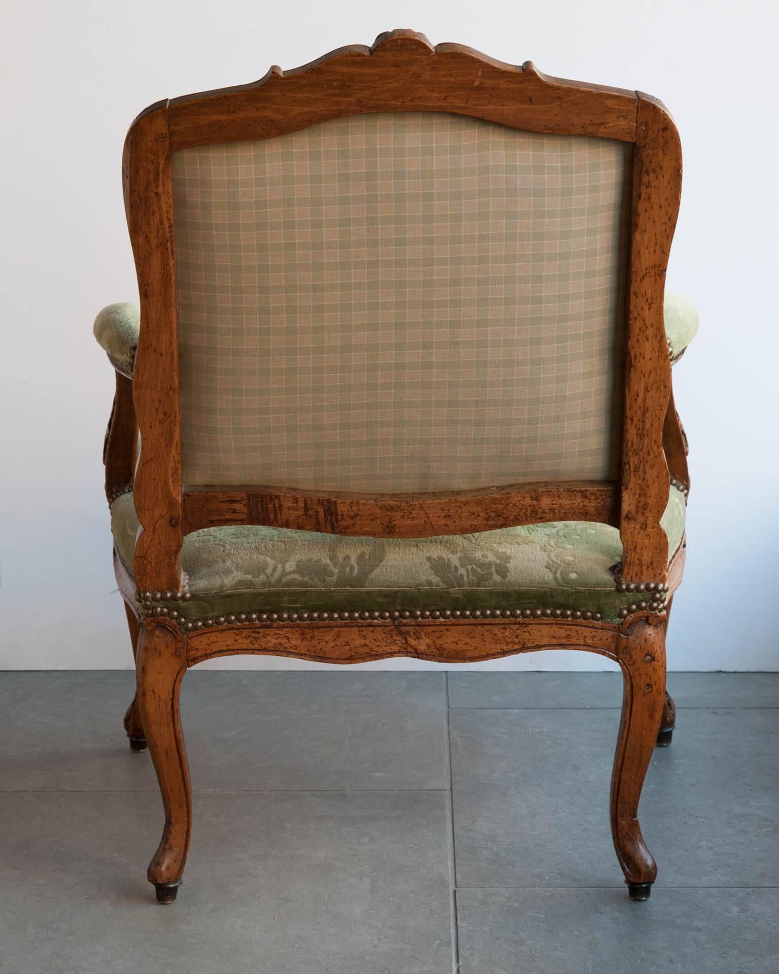 French Carved Louis XV Walnut Fauteuil or Open Armchair, Mid-18th Century For Sale