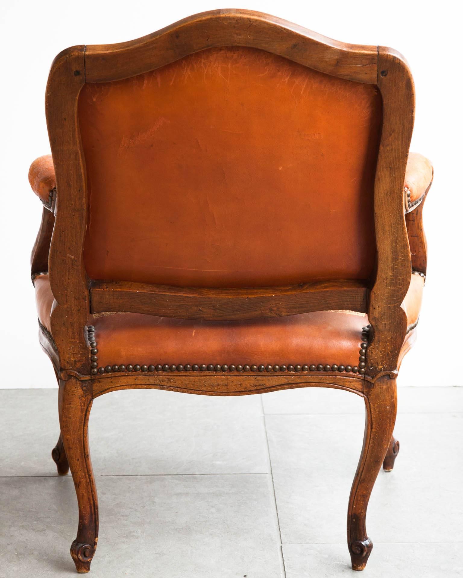 Small Louis XV Carved Beech Fauteuil In Good Condition For Sale In London, GB