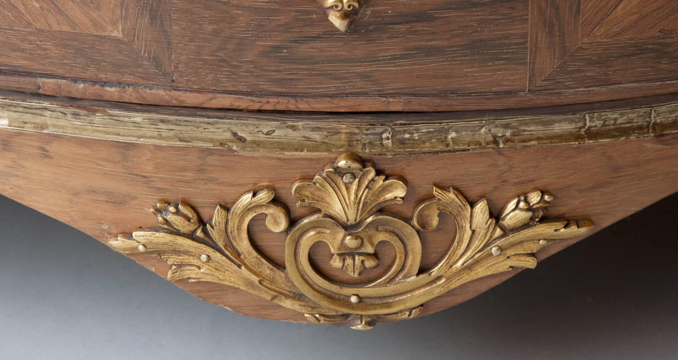 18th Century Rosewood Commode 'À Façade Cintrèe' In Good Condition For Sale In London, GB