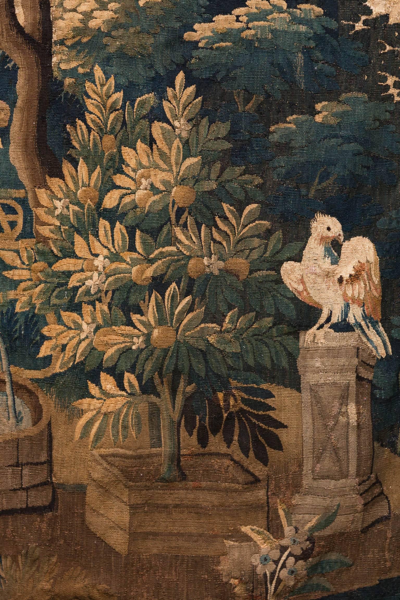 Mid-18th Century French Aubusson Verdure Tapestry with Birds and a Fountain In Good Condition In London, GB