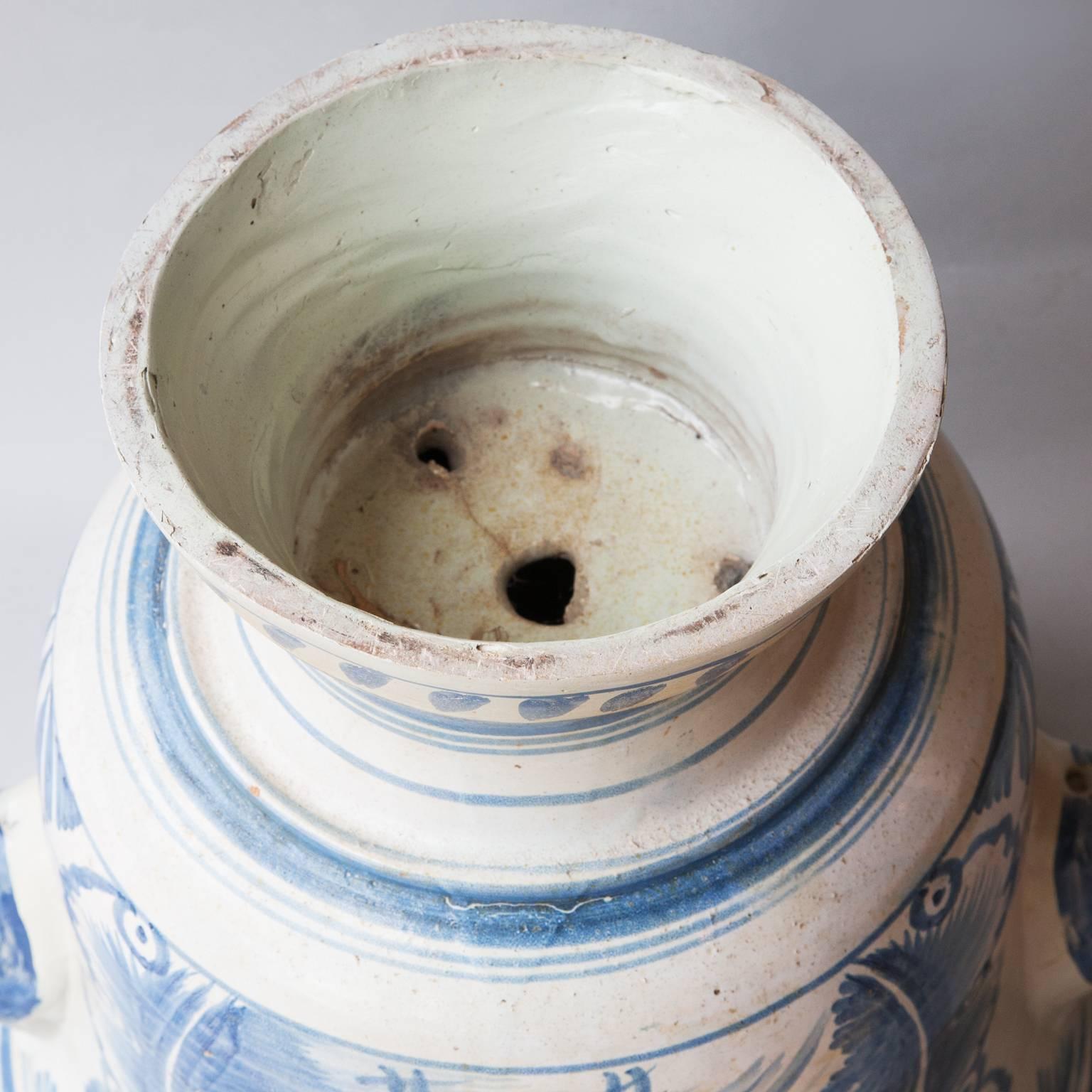 Large Late 18th-Early 19th Century Blue and White Faïence Jardiniere, Rouen For Sale 3