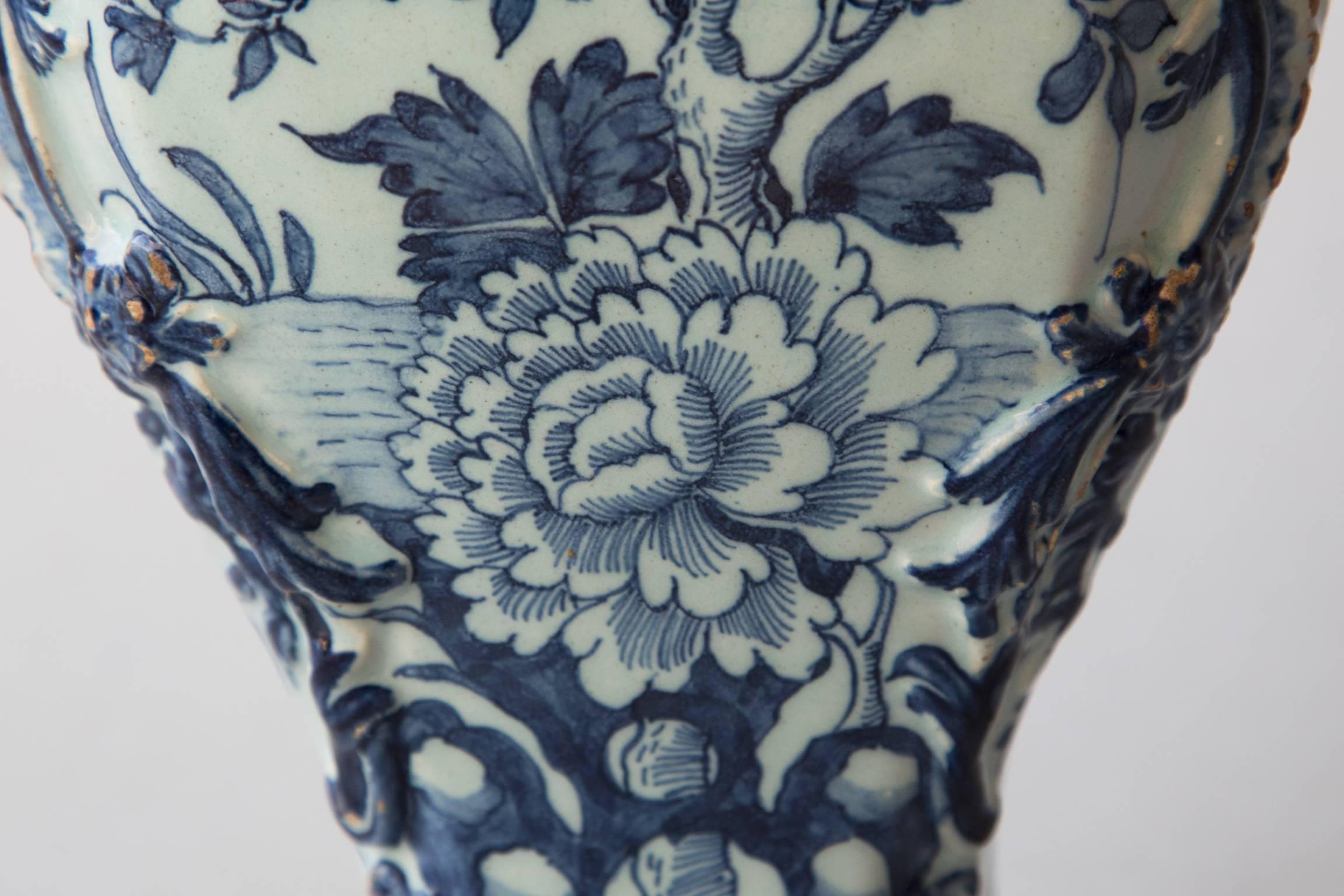 18th Century Octagonal Baluster Delft Vase In Good Condition For Sale In London, GB