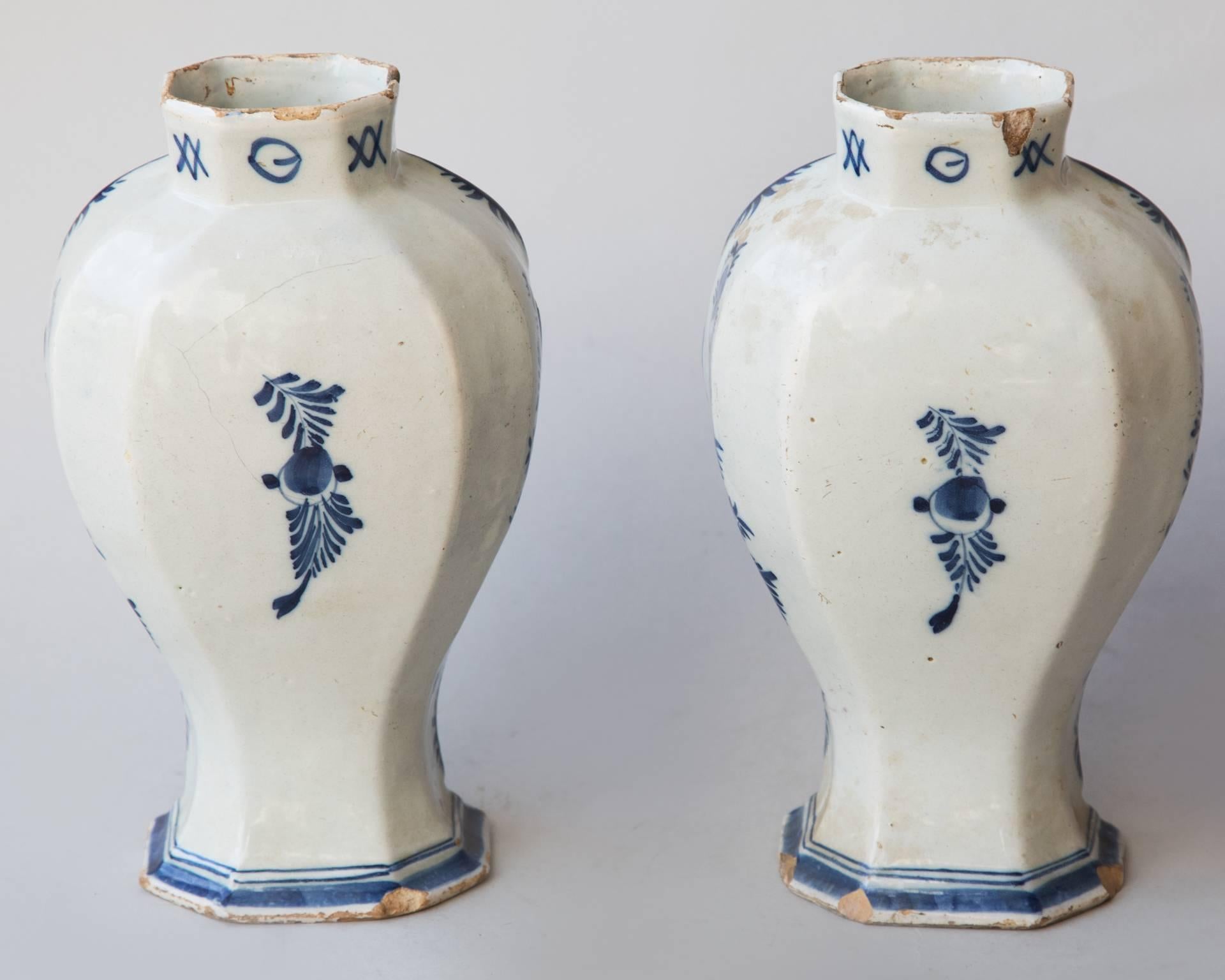 Dutch Pair of 18th Century Octagonal Baluster Delft Vases For Sale