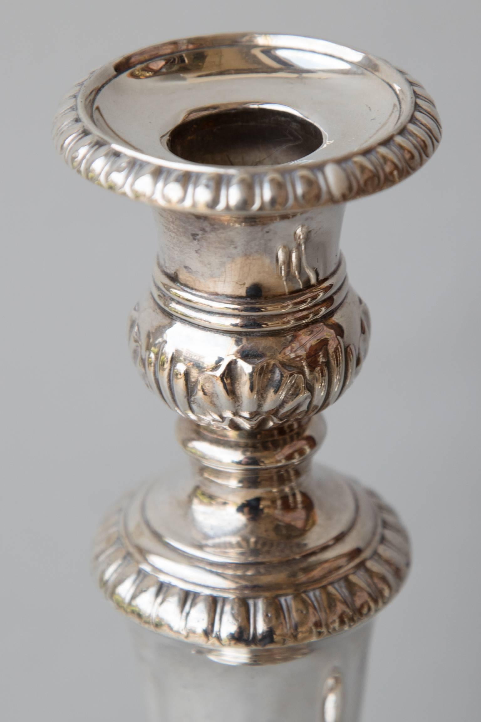Set of Four English George III Style Sheffield Silver Plate Candlesticks For Sale 2