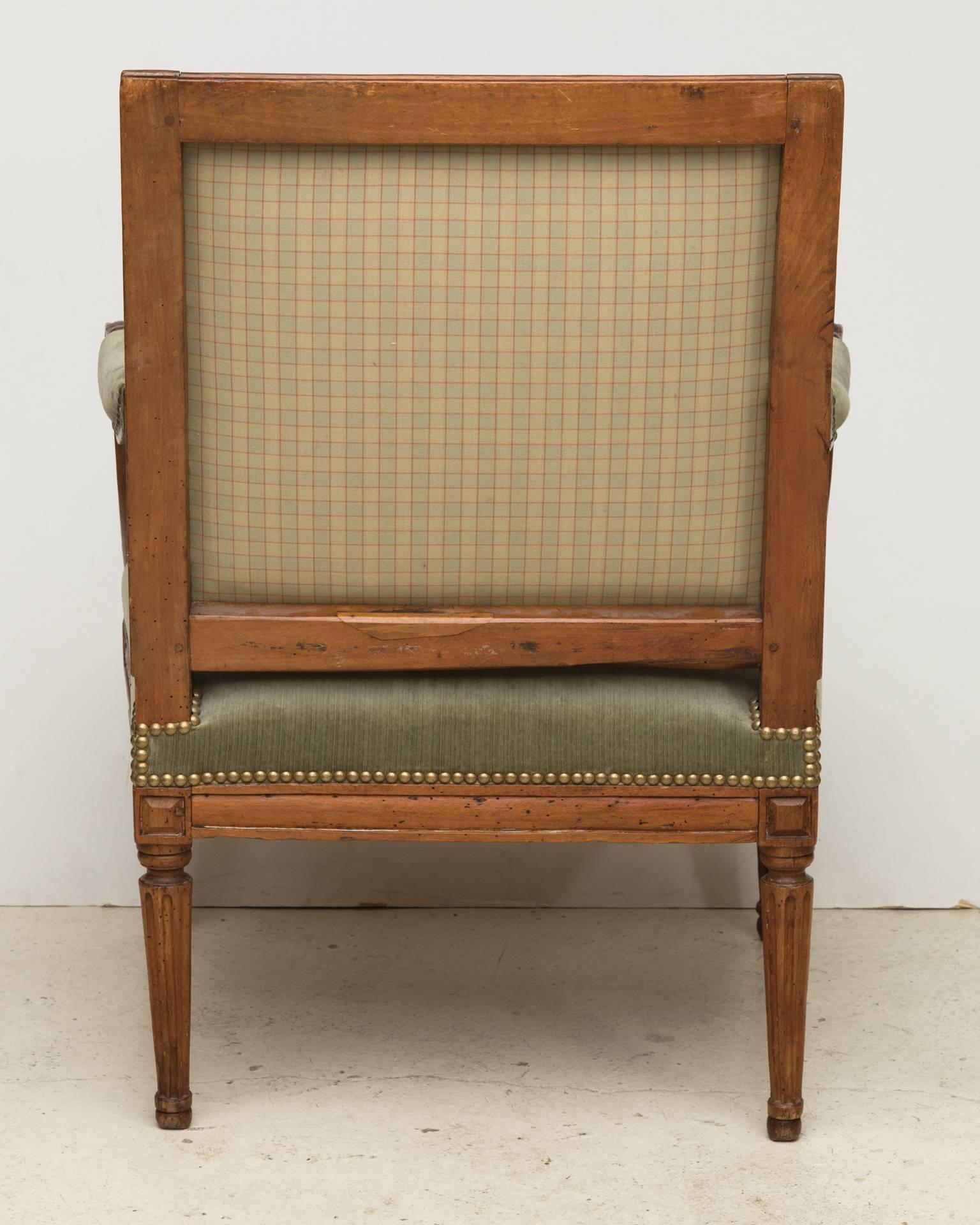 Louis XVI Beech Fauteuil or Armchair Upholstered in Sage Green Velvet In Good Condition For Sale In London, GB