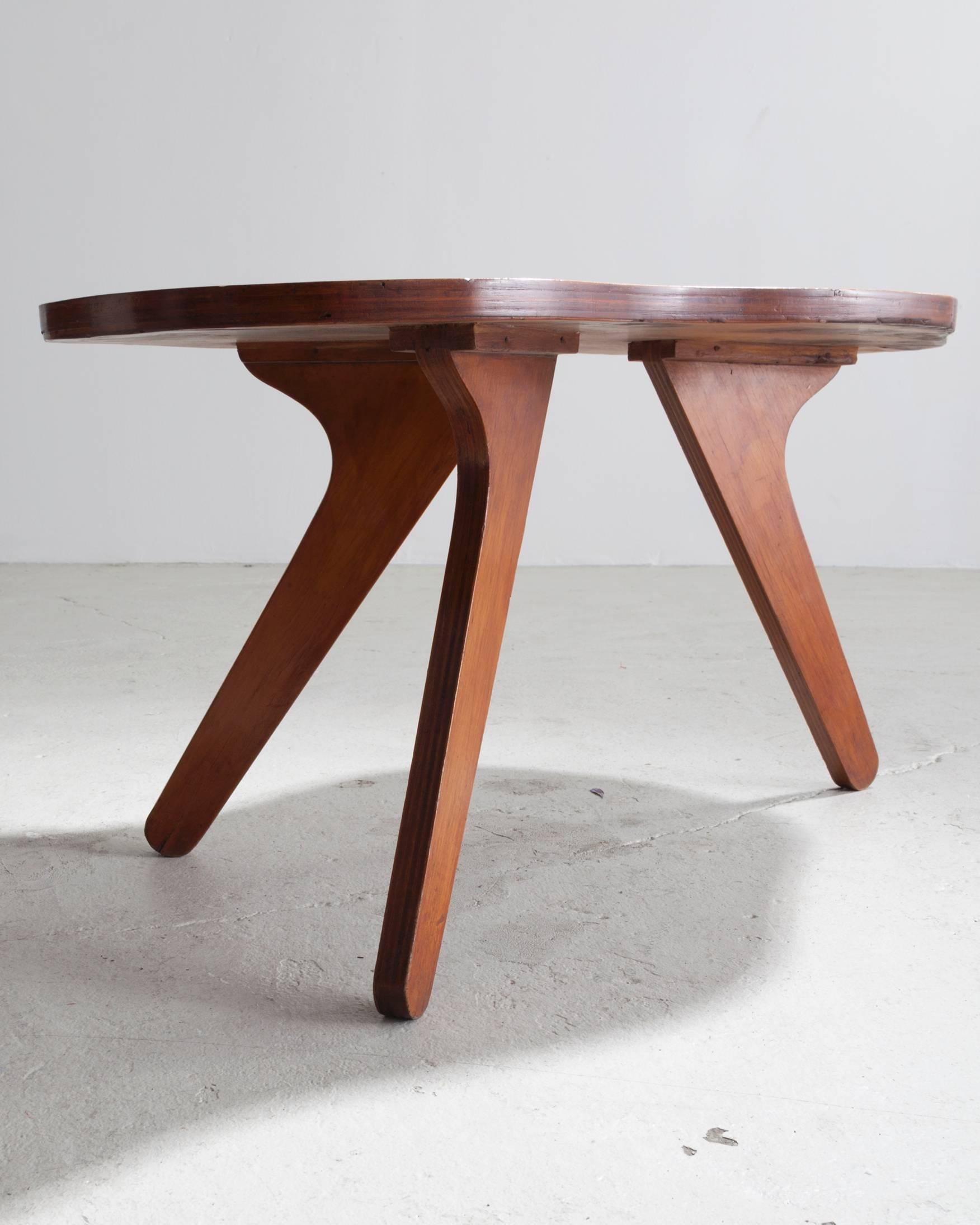 Organically Shaped Side Table in Plywood by Jose Zanine, Brazil, 1950s In Excellent Condition In New York, NY