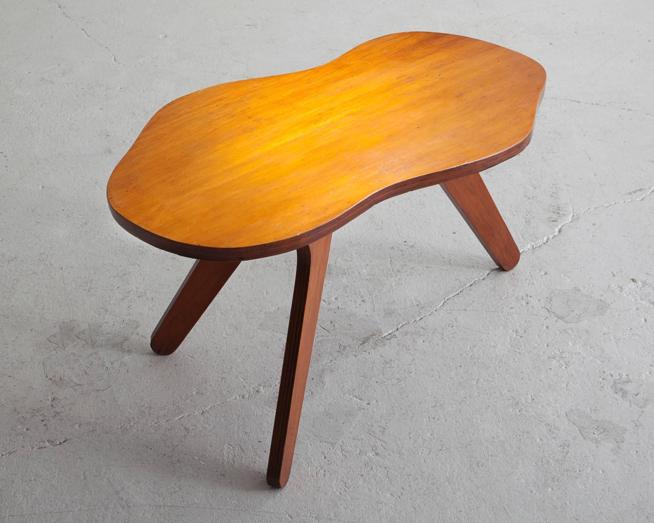 Mid-20th Century Organically Shaped Side Table in Plywood by Jose Zanine, Brazil, 1950s