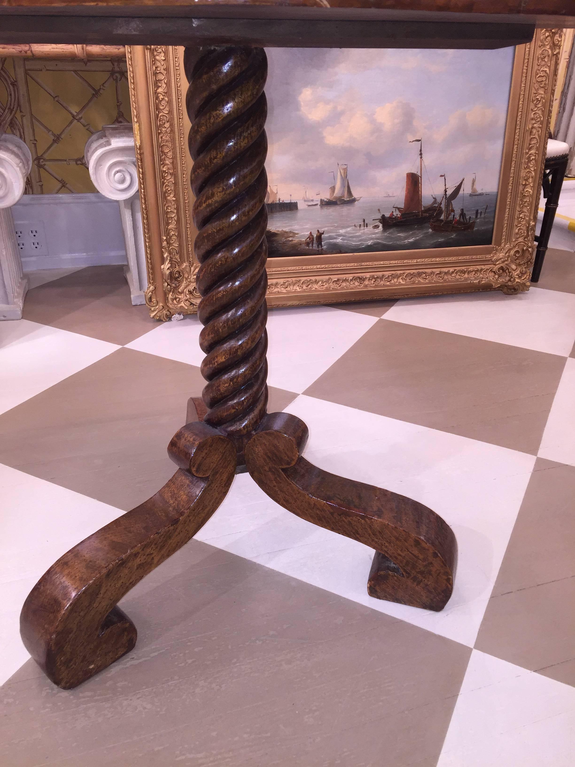 19th Century English Rope Twist Pedestal Plum Pudding Mahogany Table In Good Condition In Southampton, NY