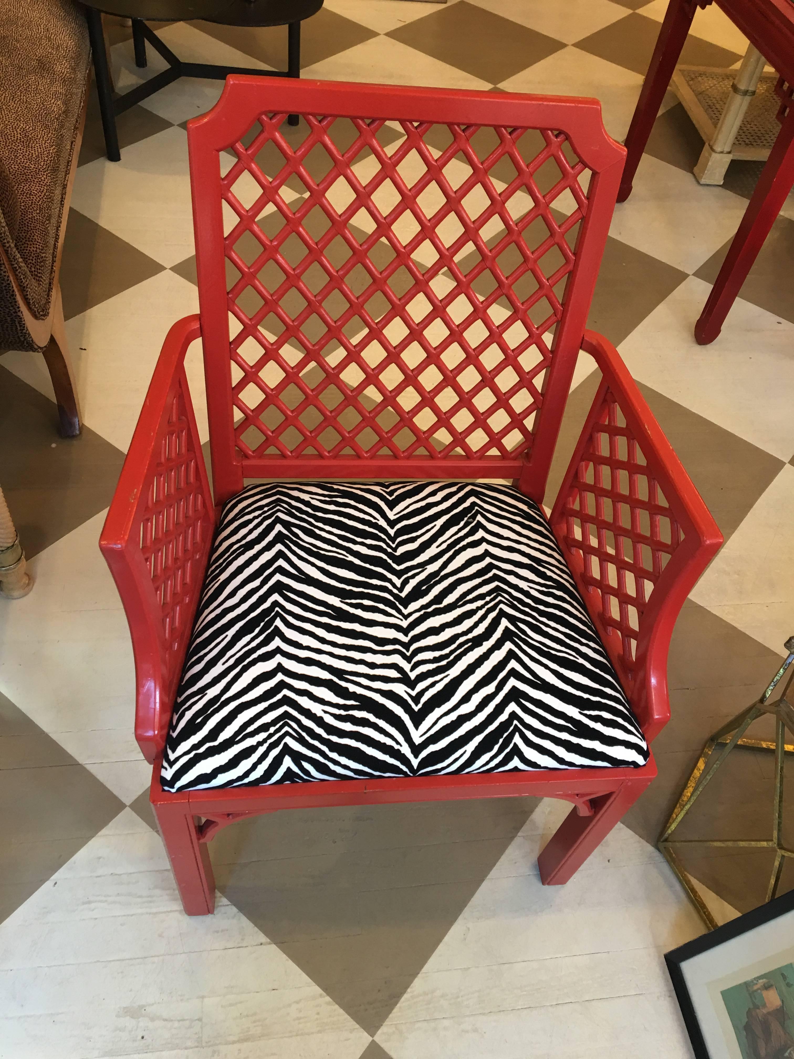 Late Midcentury American Set of Eight Red Painted Trellis Style Dining Chair For Sale 1