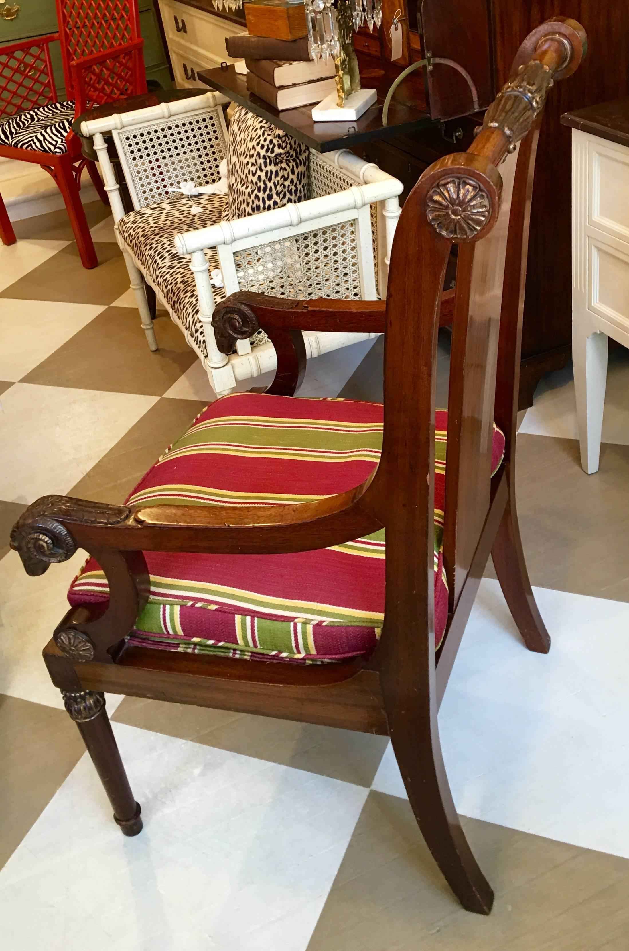 Englischer Widderkopf-Sessel aus Mahagoni, spätes 19. Jahrhundert (Europäisch) im Angebot