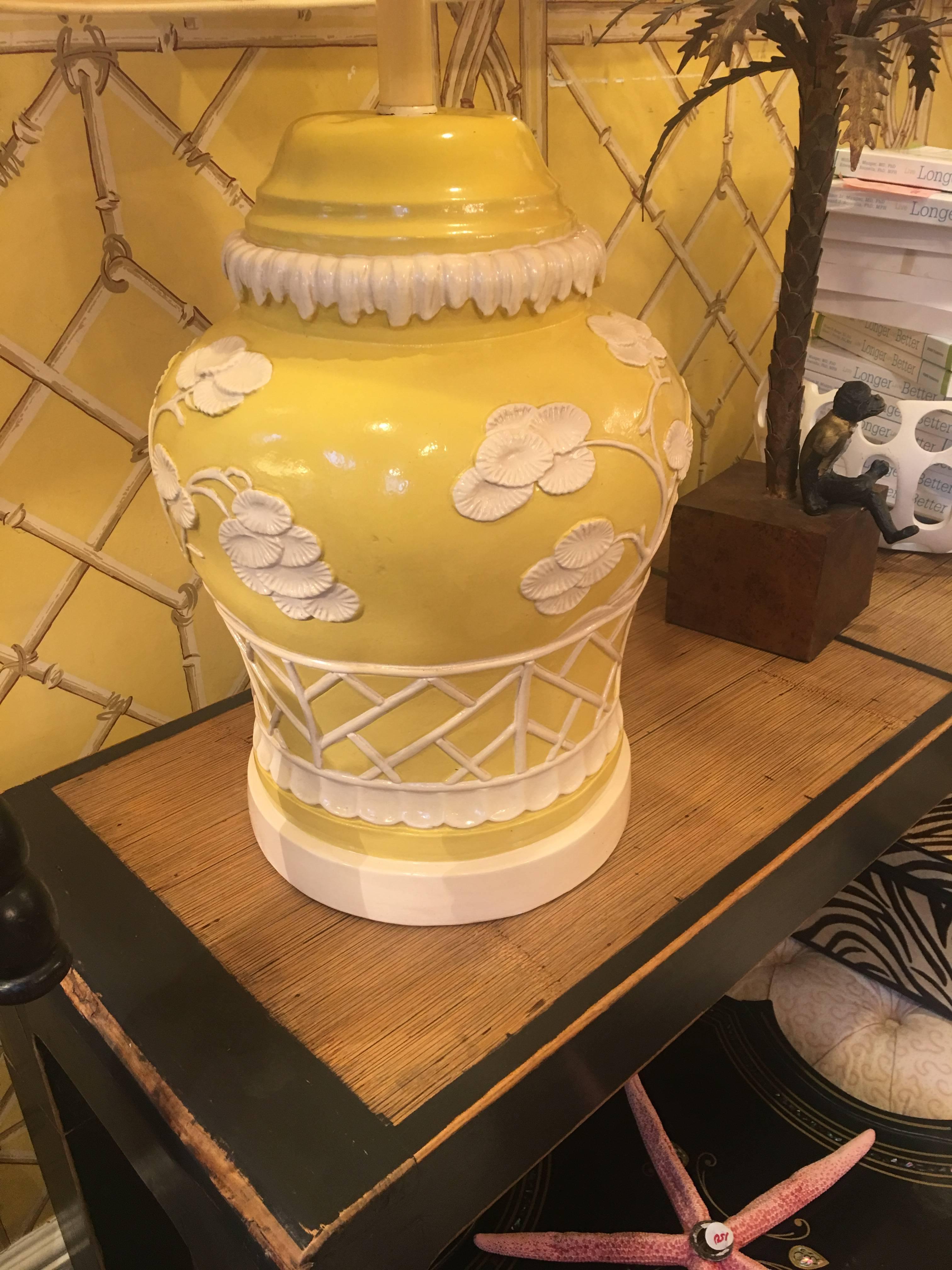 Pair of Midcentury American Yellow and White Chinese Style Lamps In Excellent Condition In Southampton, NY
