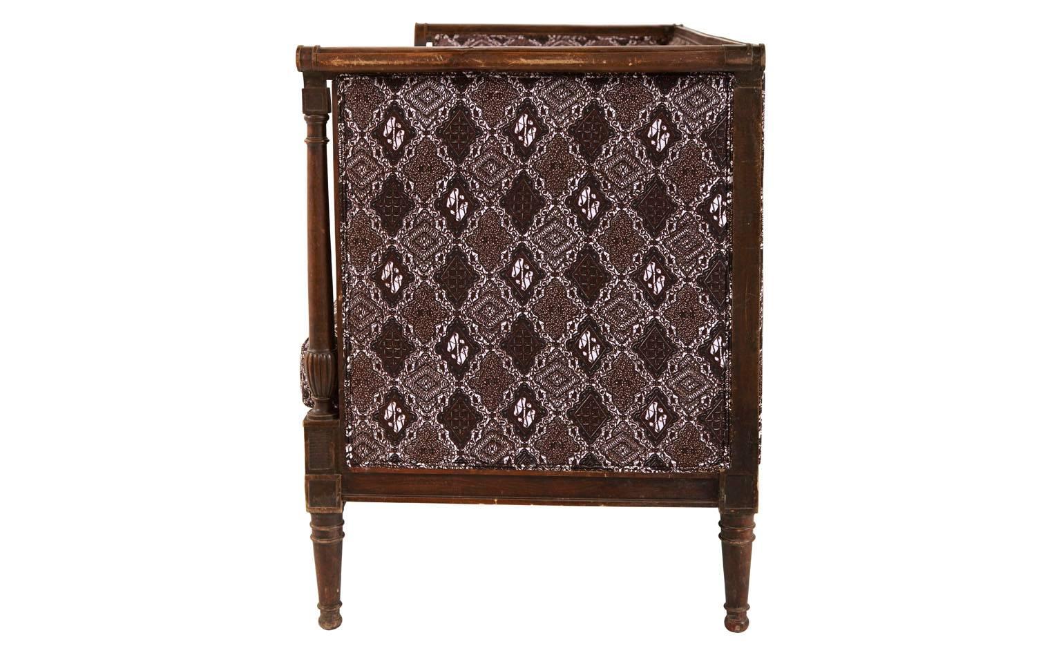 Reupholstered in cotton batiks,
early 20th century,
France.

Dimensions:
72.75