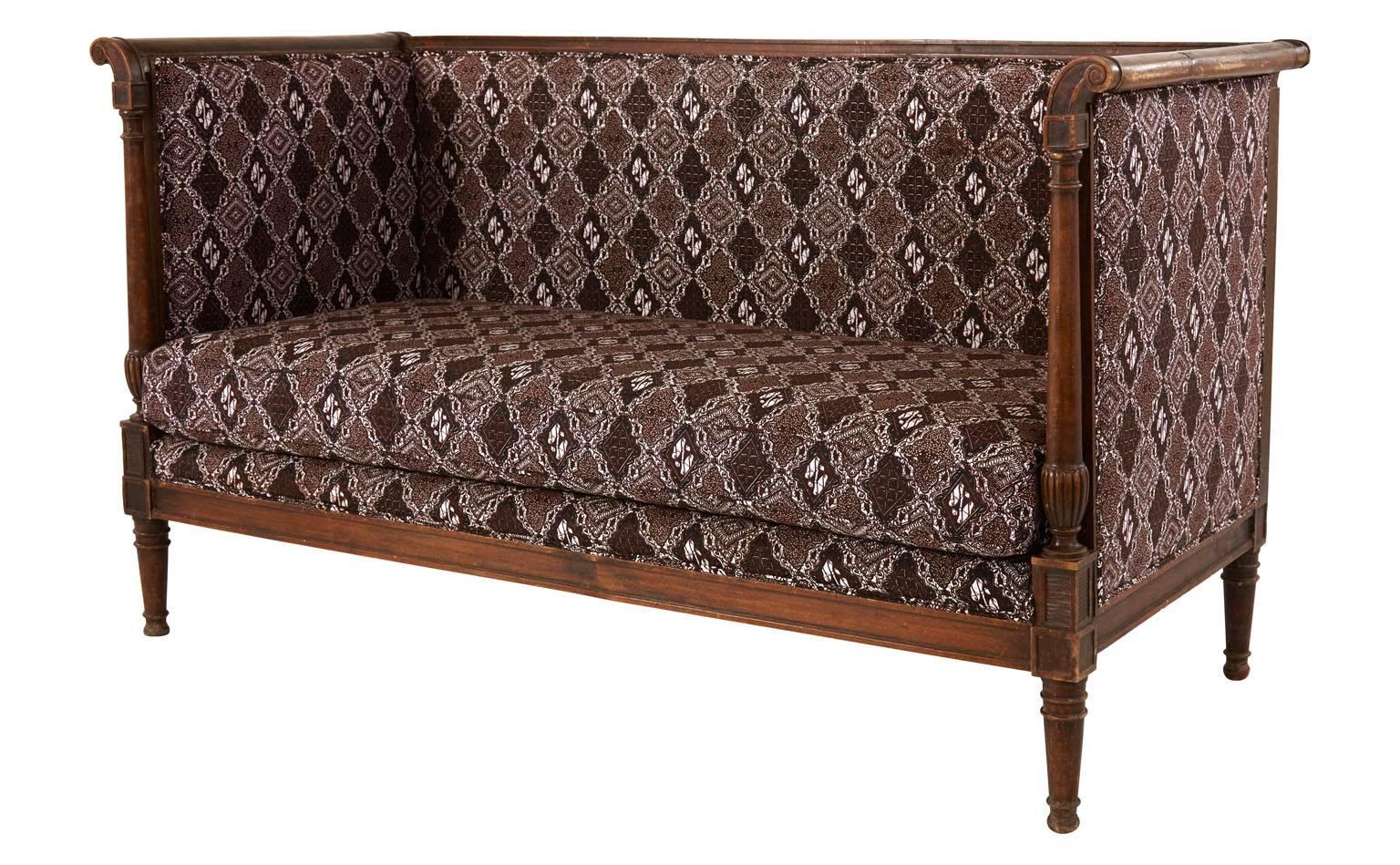 Antique Batik Settee In Good Condition In Chicago, IL