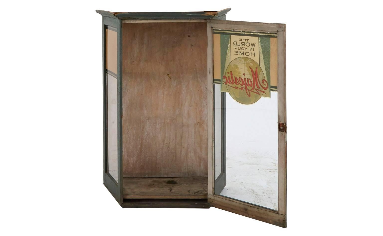 American Majestic Vitrine