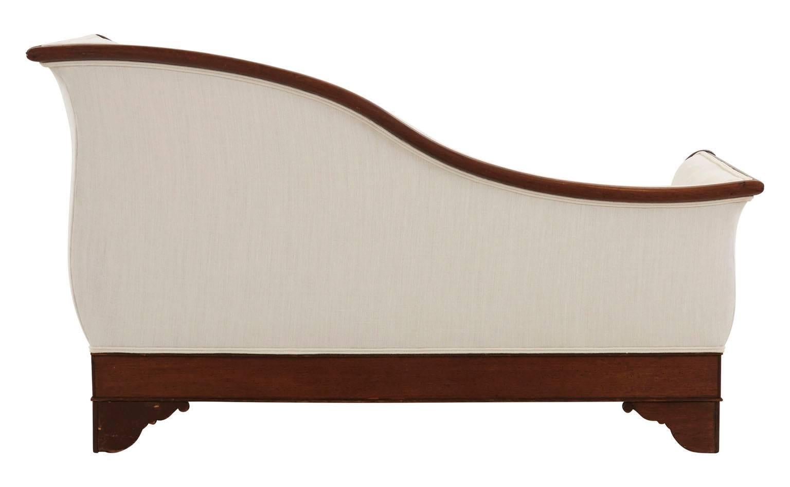 Linen 19th Century French Chaise