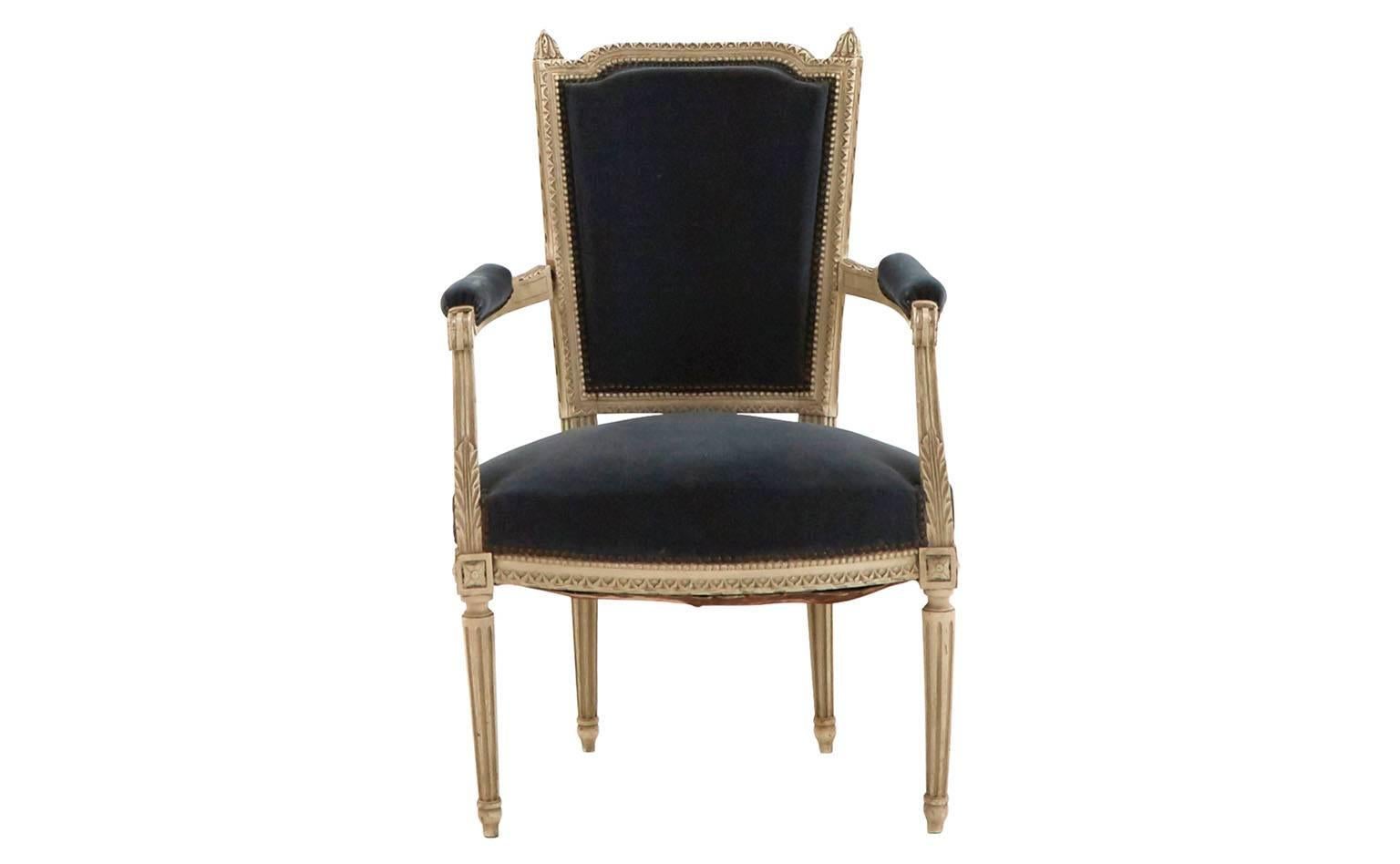 Antique Louis XVI Armchair In Good Condition In Chicago, IL